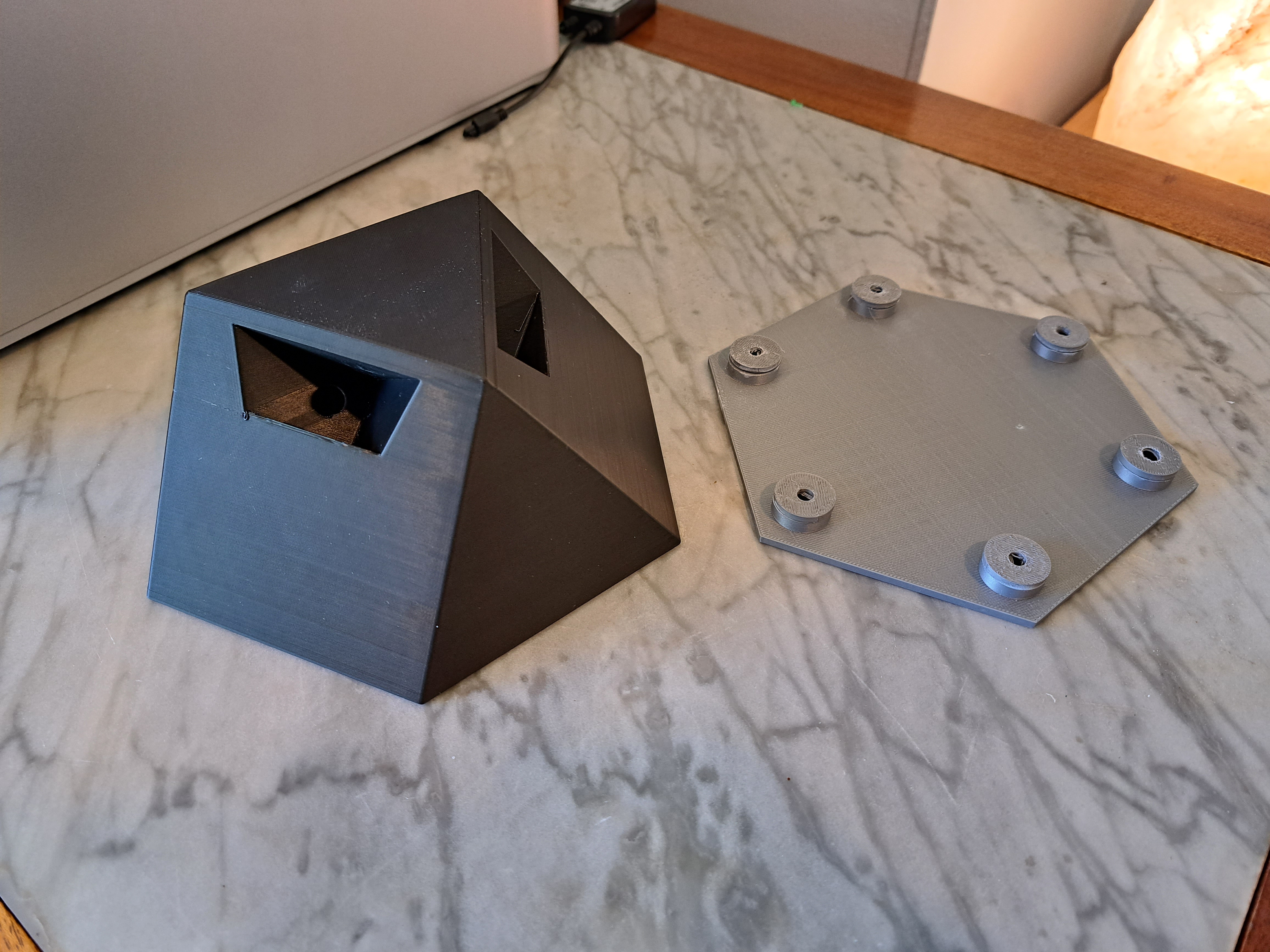 Miniatura 4 do modelo 3D Infinity Cube Light Geometric Base