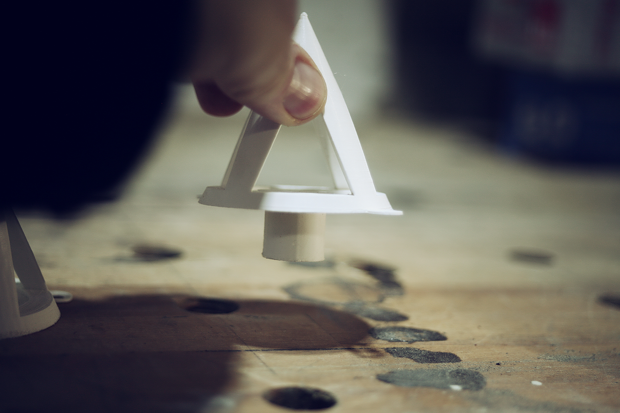 Painters Cone for 19mm and 20mm workbench dog holes e.g. Festool MFT — miniatura 3