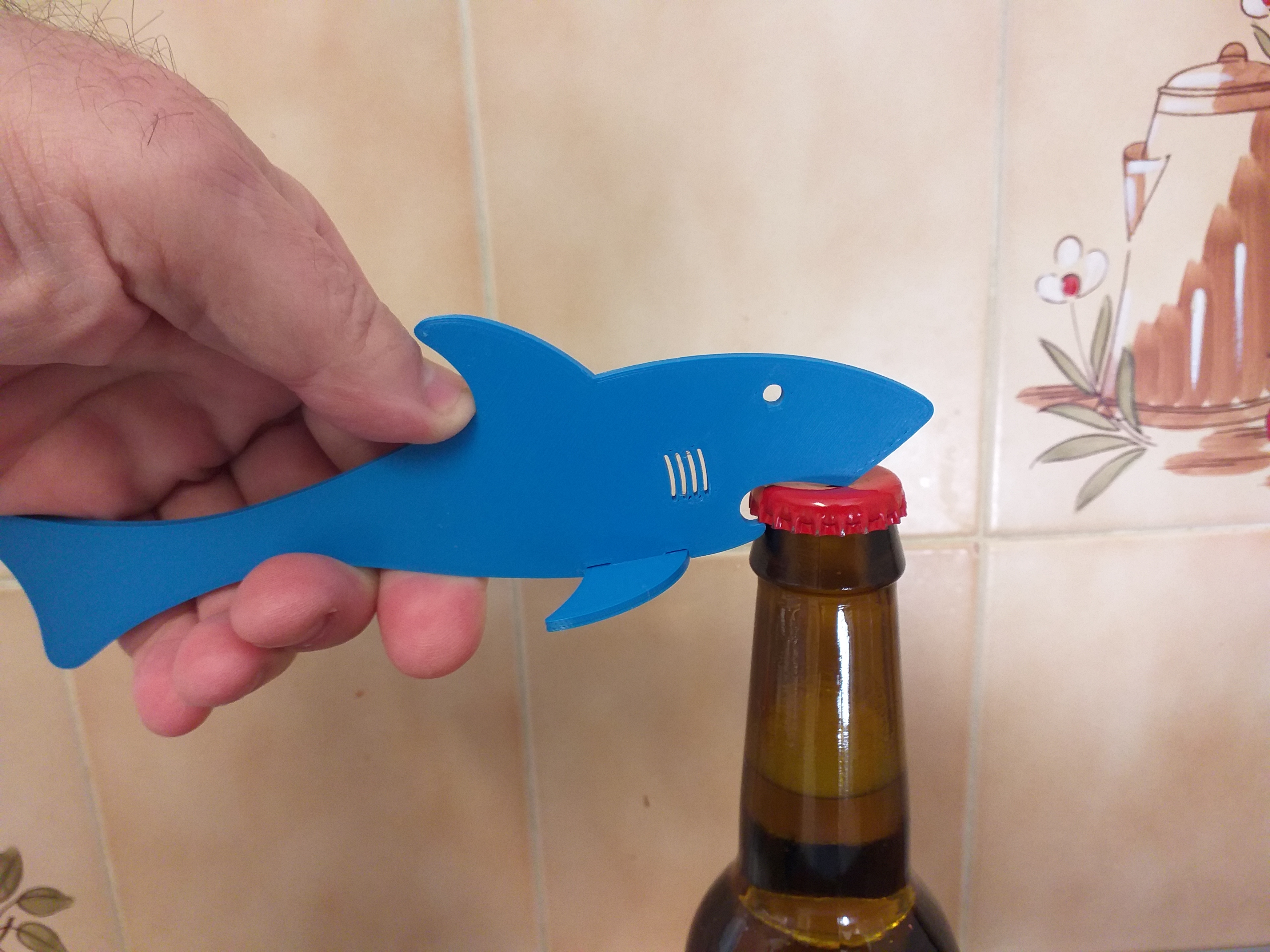 Bottle opener shark