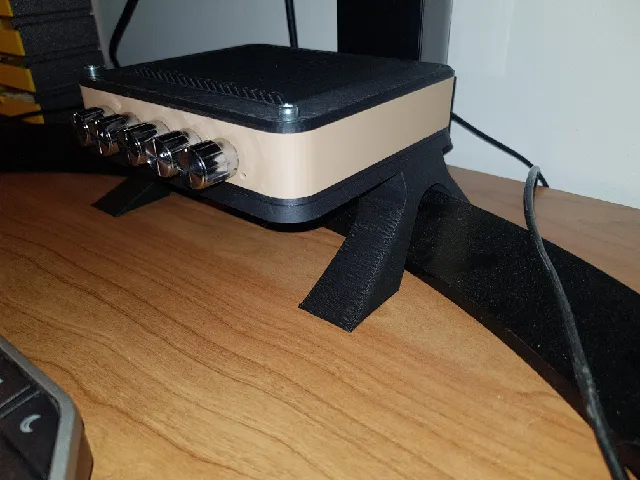 Guppyk 2.1 amp case stand