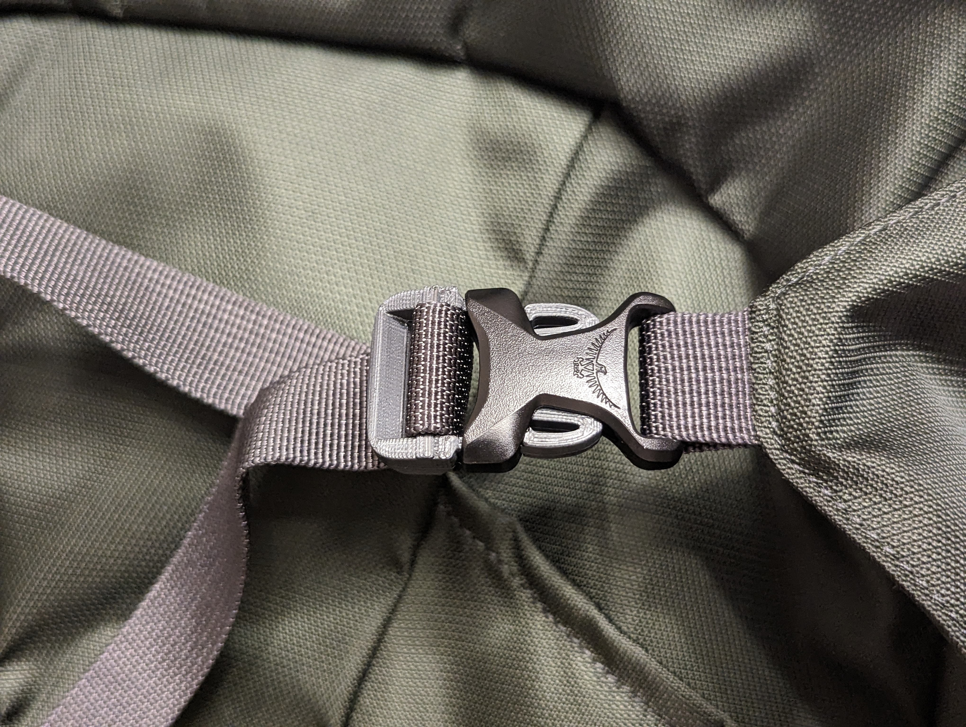 Male buckle/clip for new Osprey Farpoint 40
