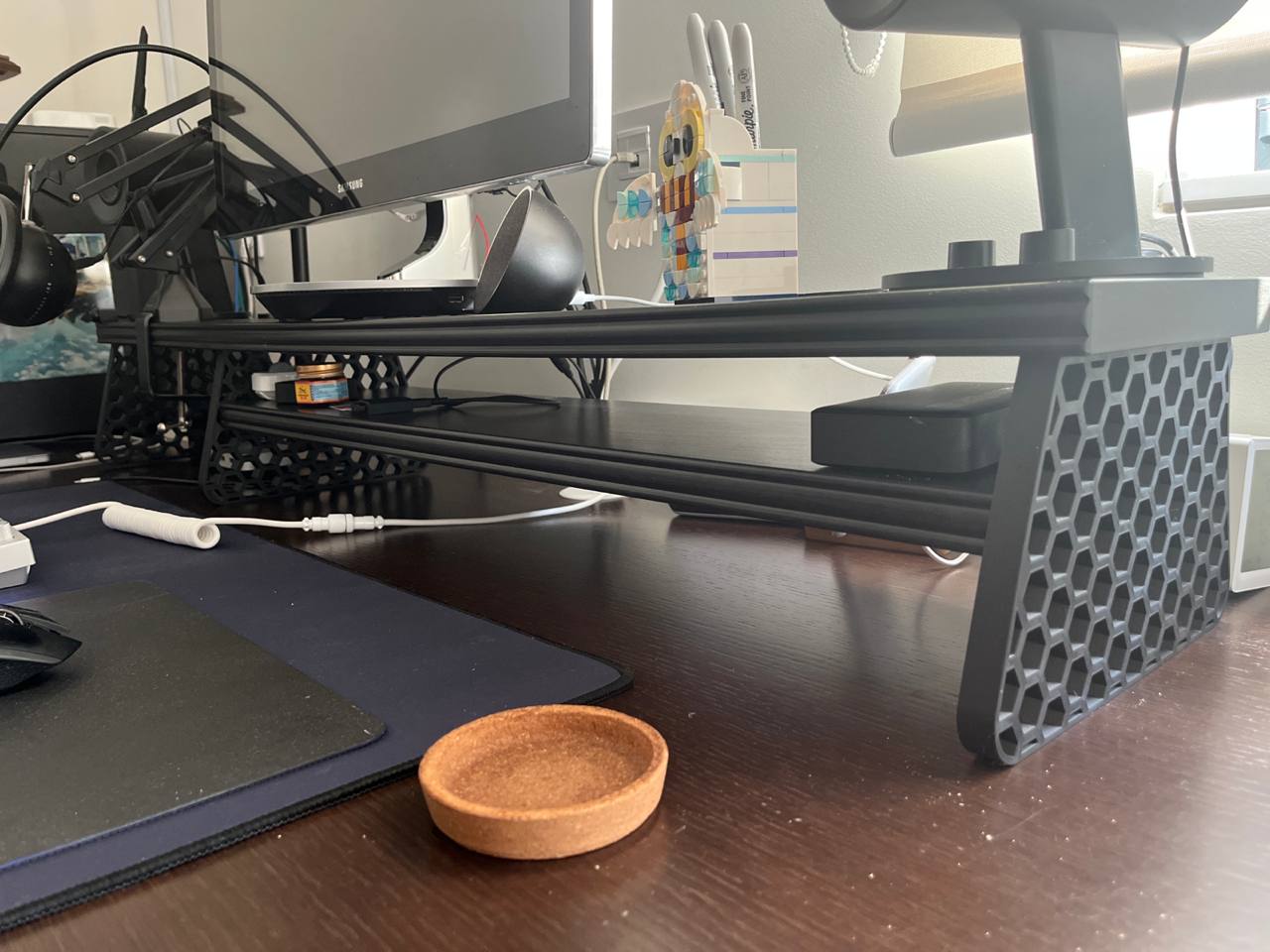 Monitor stand - hex pattern