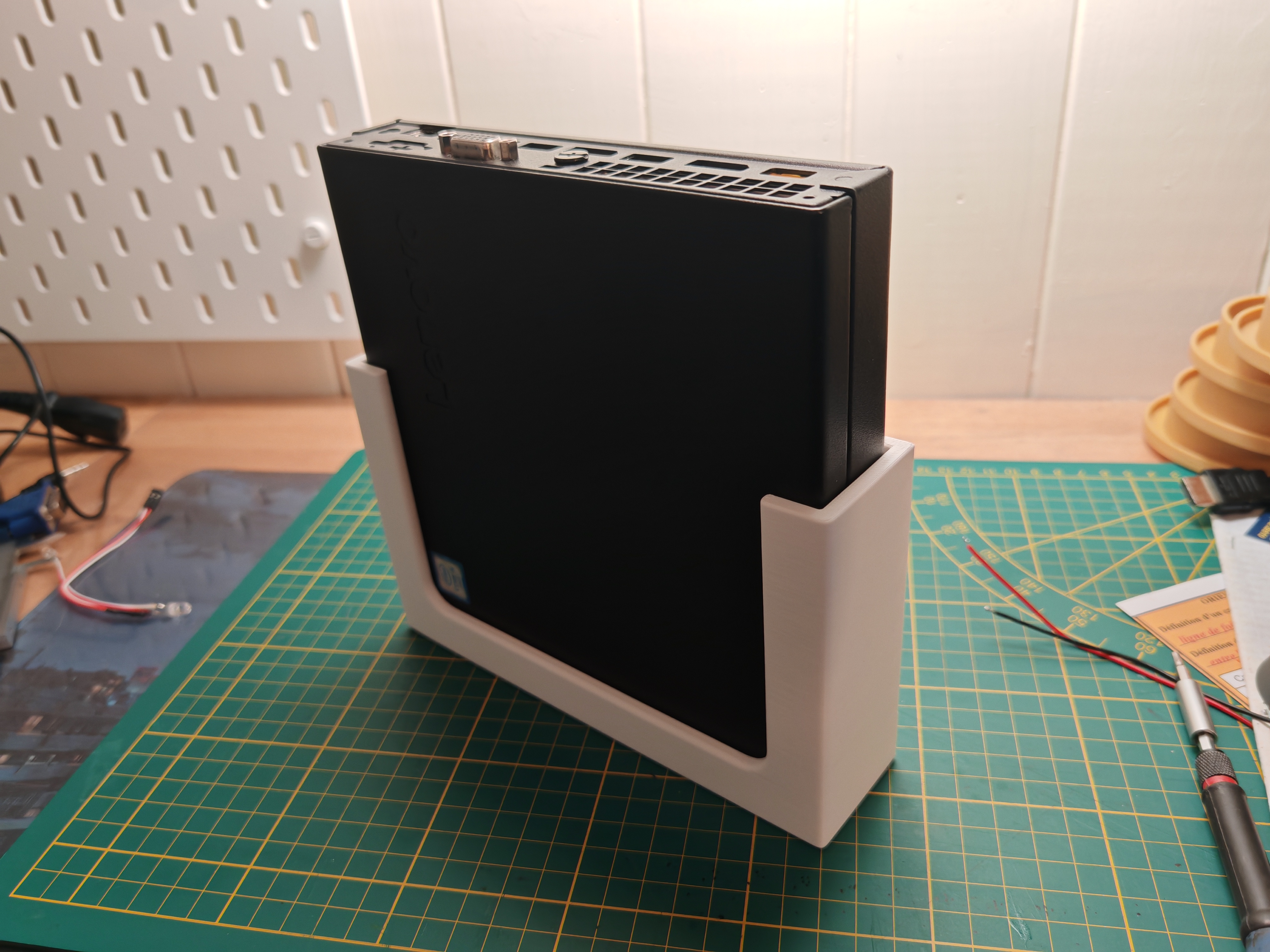 Lenovo ThinkCentre M720q Tiny 100mm VESA mount