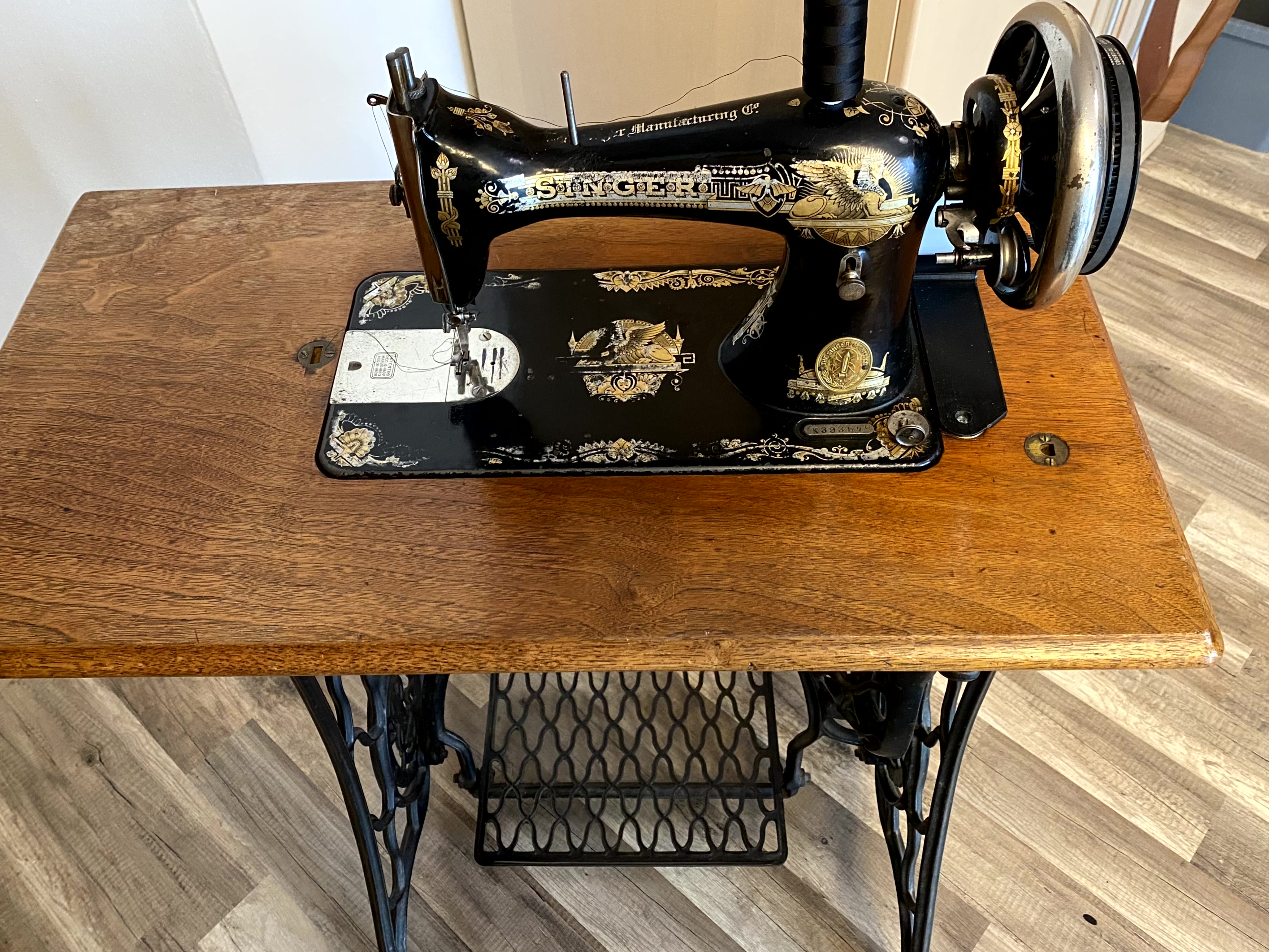 SINGER XL Sewing Basket Vintage Sewing Print