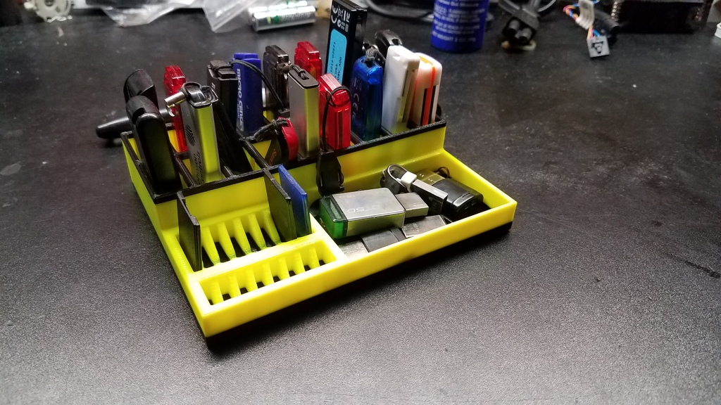 18 USB Desk Organizer by odindj1979 Download free STL model