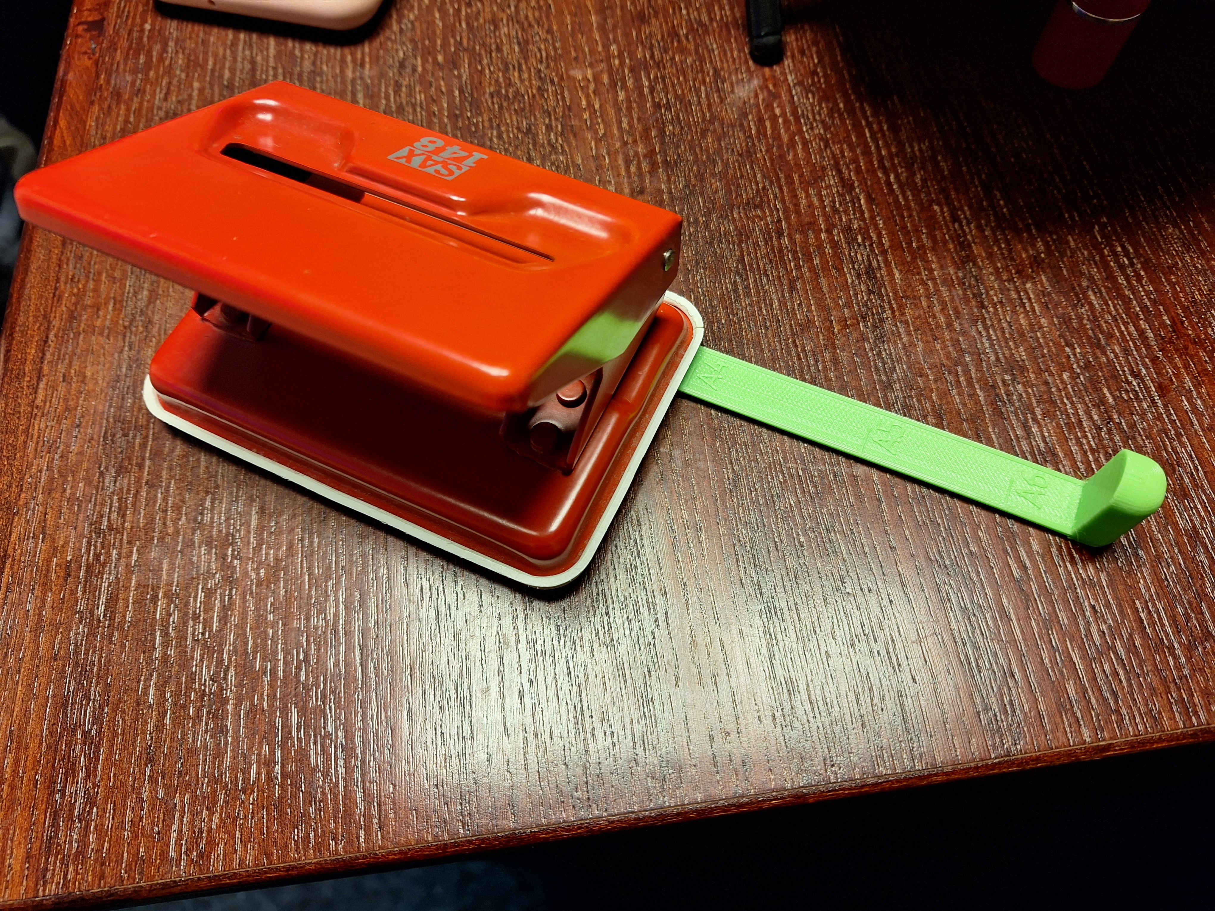 Sešívačka/děrovačka oprava (paper puncher repair)