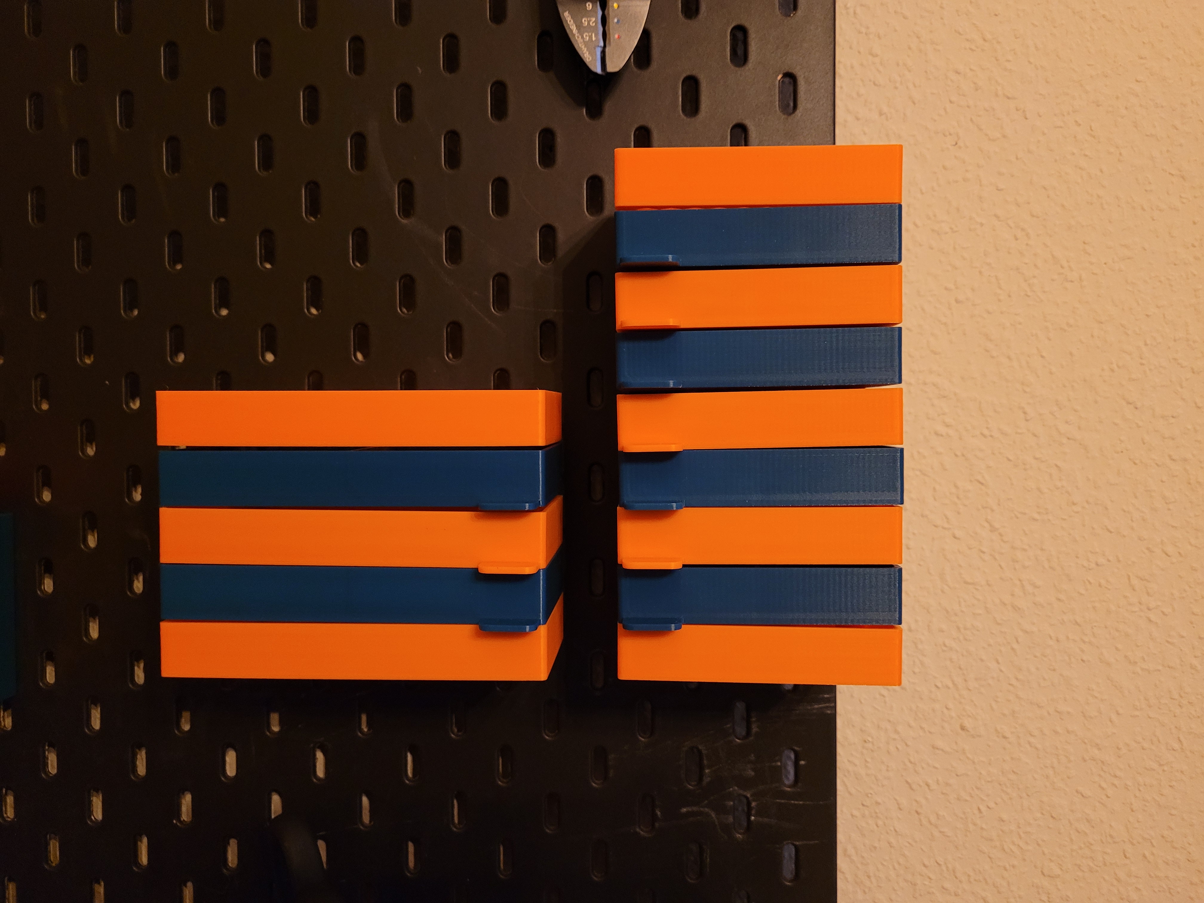 Turnable (Pivot) Tray Tower IKEA Skadis made with OpenSCAD