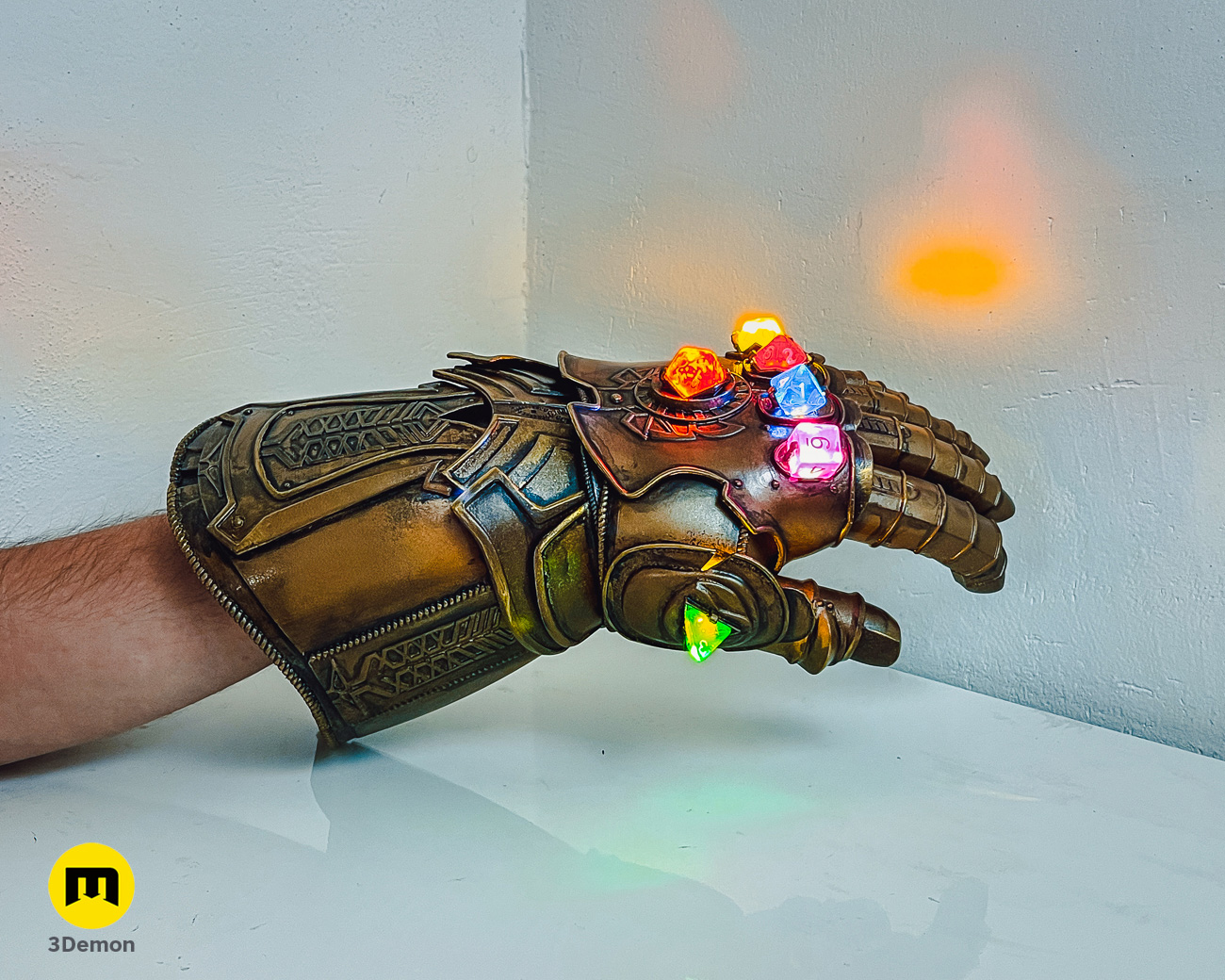 The Infinity Gauntlet – Wearable DnD Dice Holder — miniatura 26