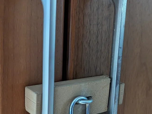 Latch for closet (parametric)