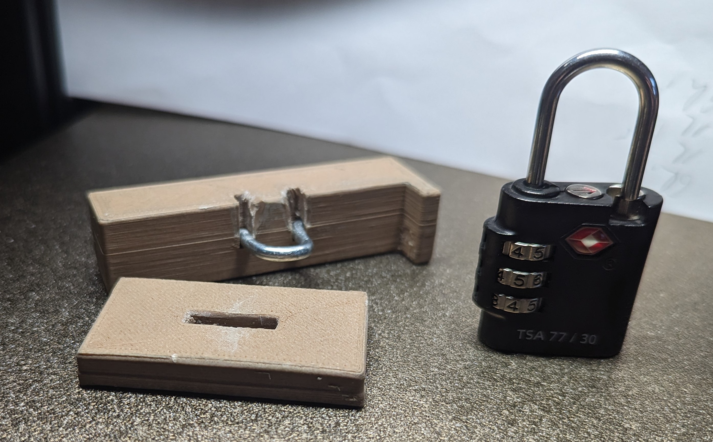 Miniatura 2 do modelo 3D Latch for closet (parametric)