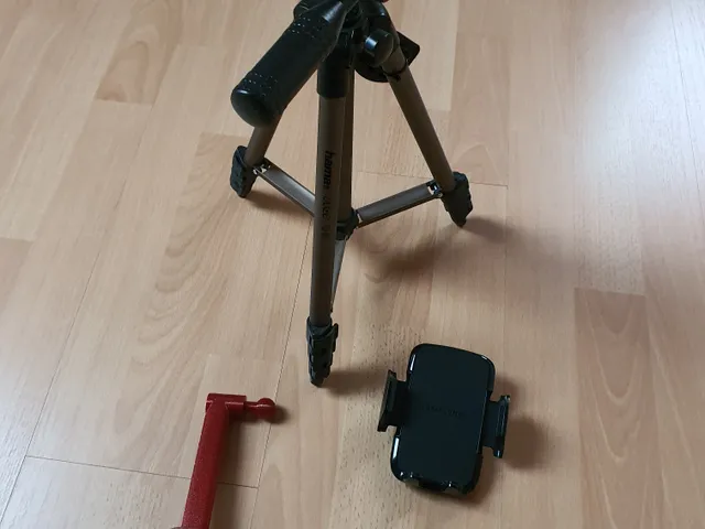 Verbindungsstück zwischen Hama Star05 Stativ und Samsung Handyhalterung