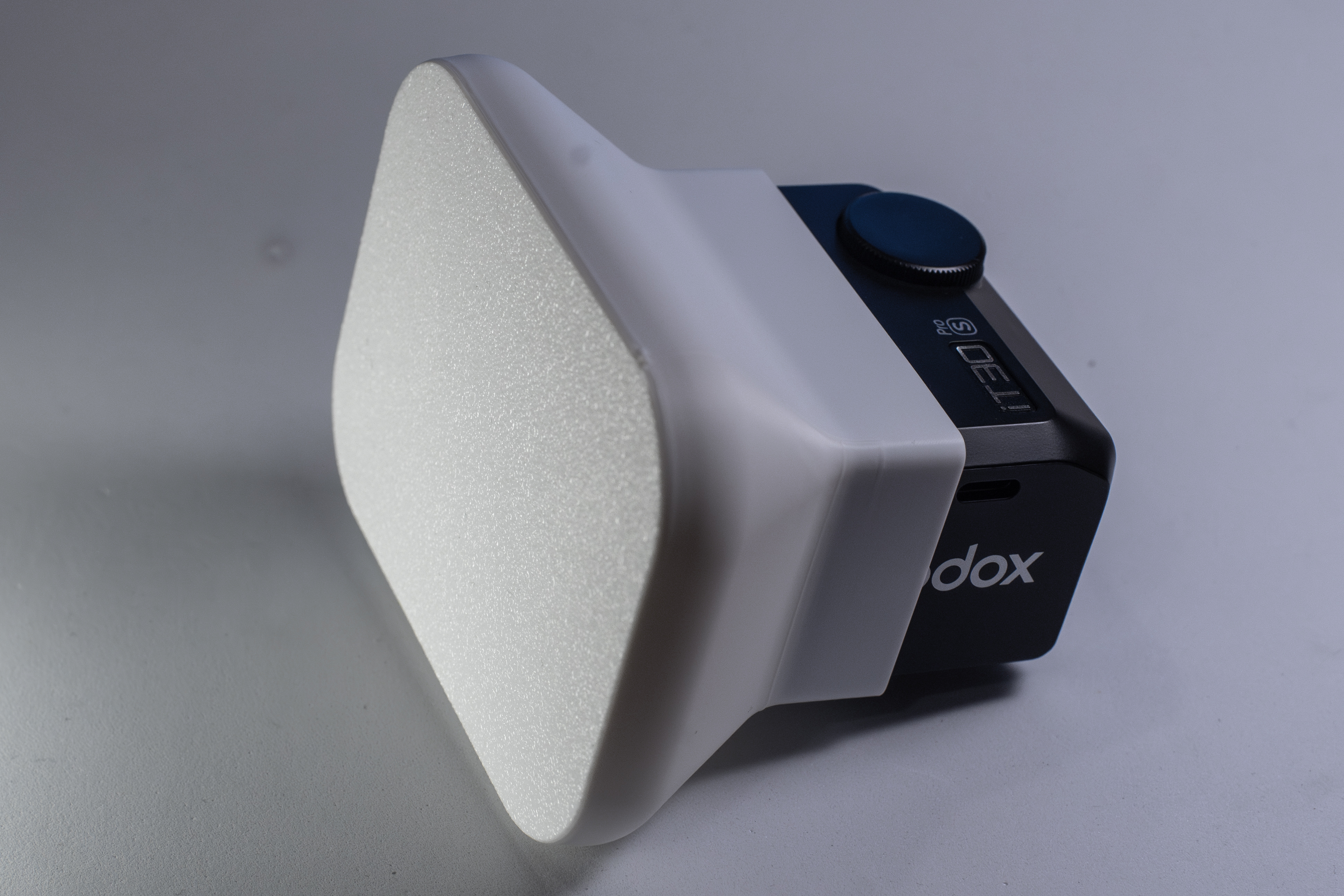 Miniatura 5 do modelo 3D godox it30 pro diffuser
