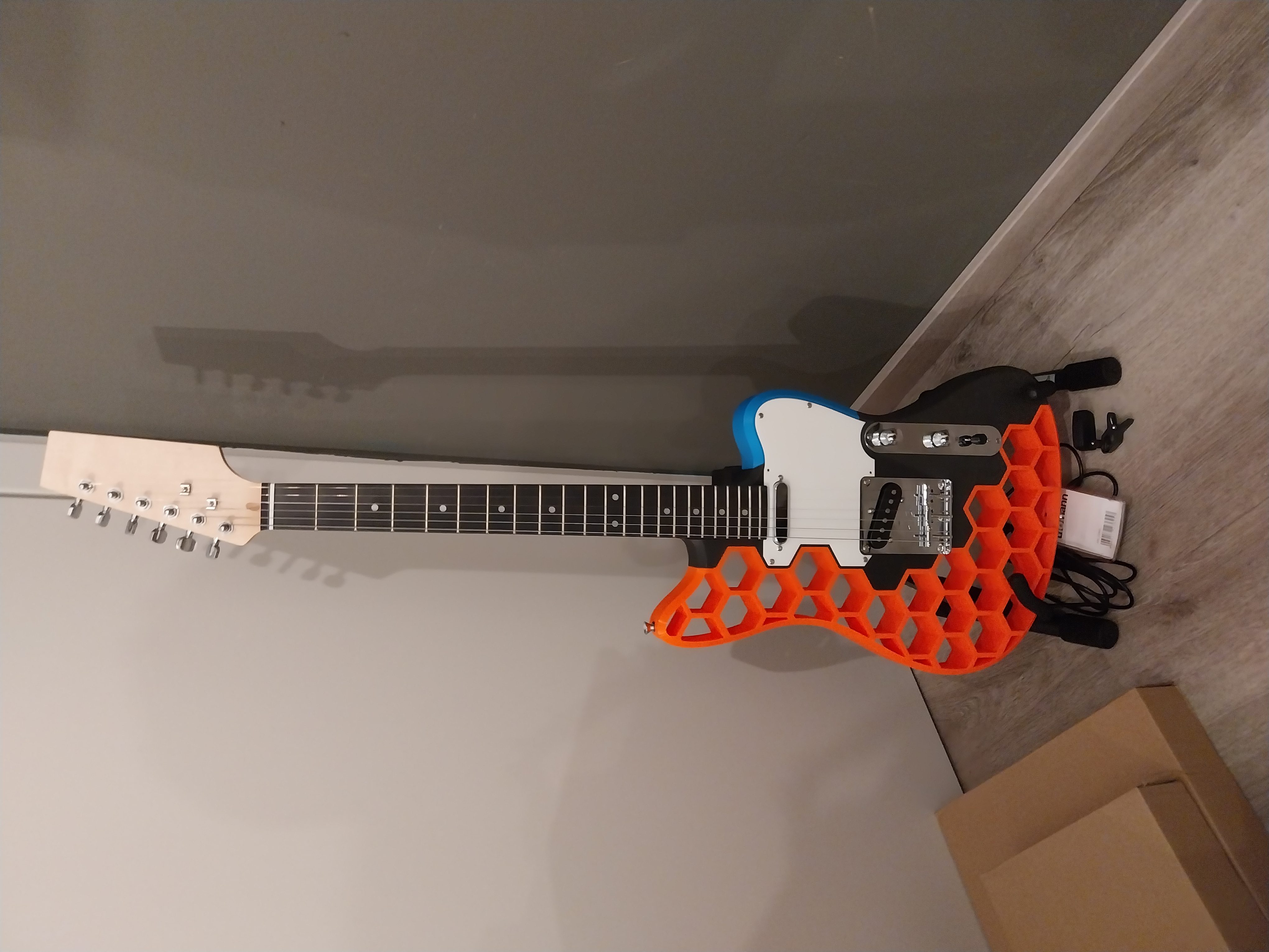 The Prusacaster - a 3D printable guitar updated core (middle piece)