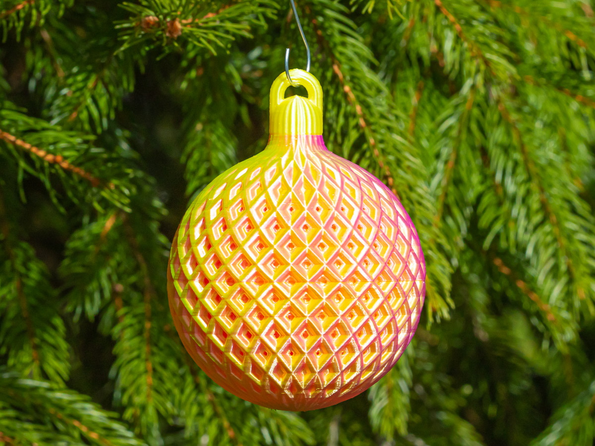 Christmas Ball - Super Fine Lattice