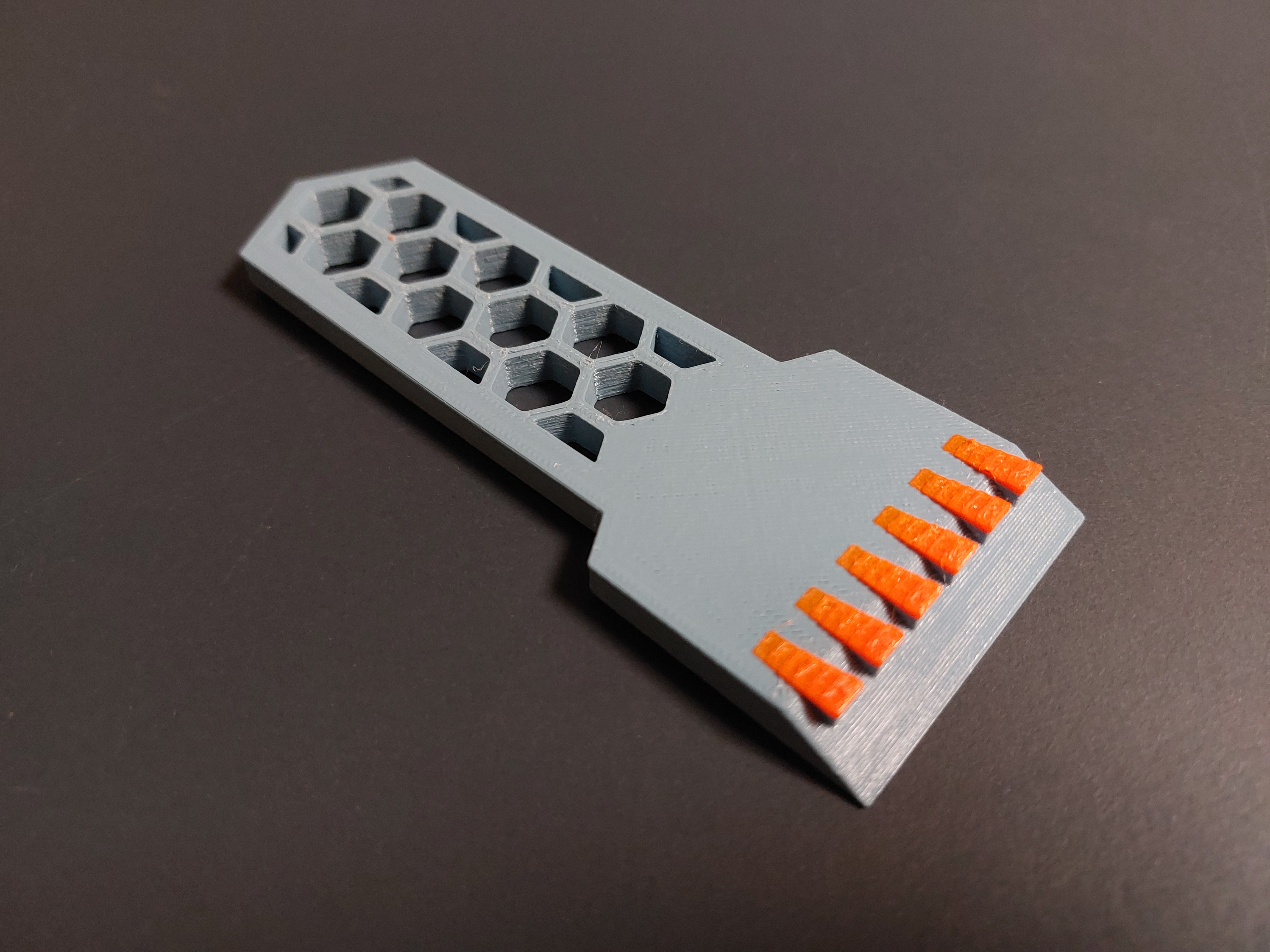 Miniatura 2 do modelo 3D Reusable Defrosting Hex Scraper