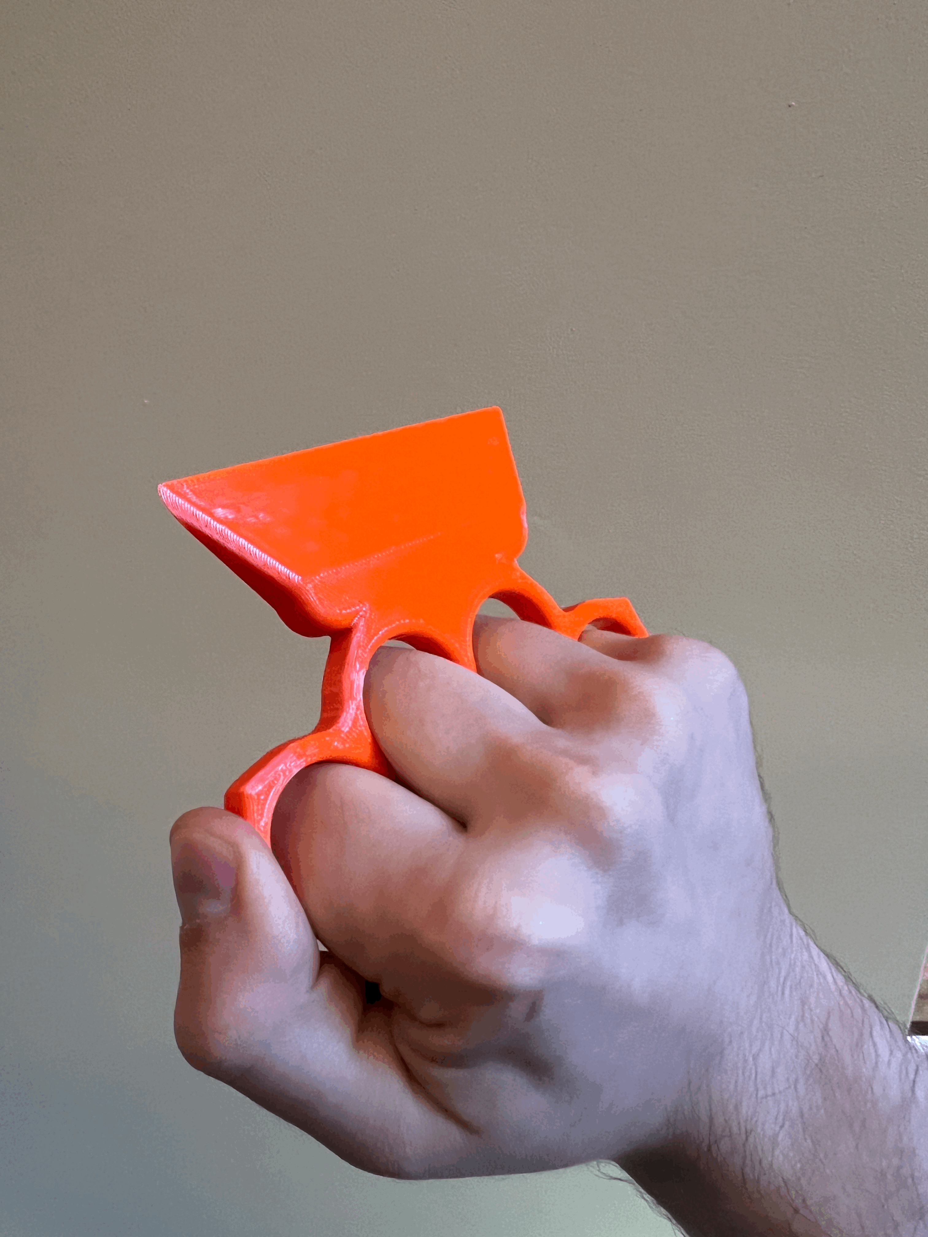 Miniatura 2 do modelo 3D Ice Knuckles Scraper