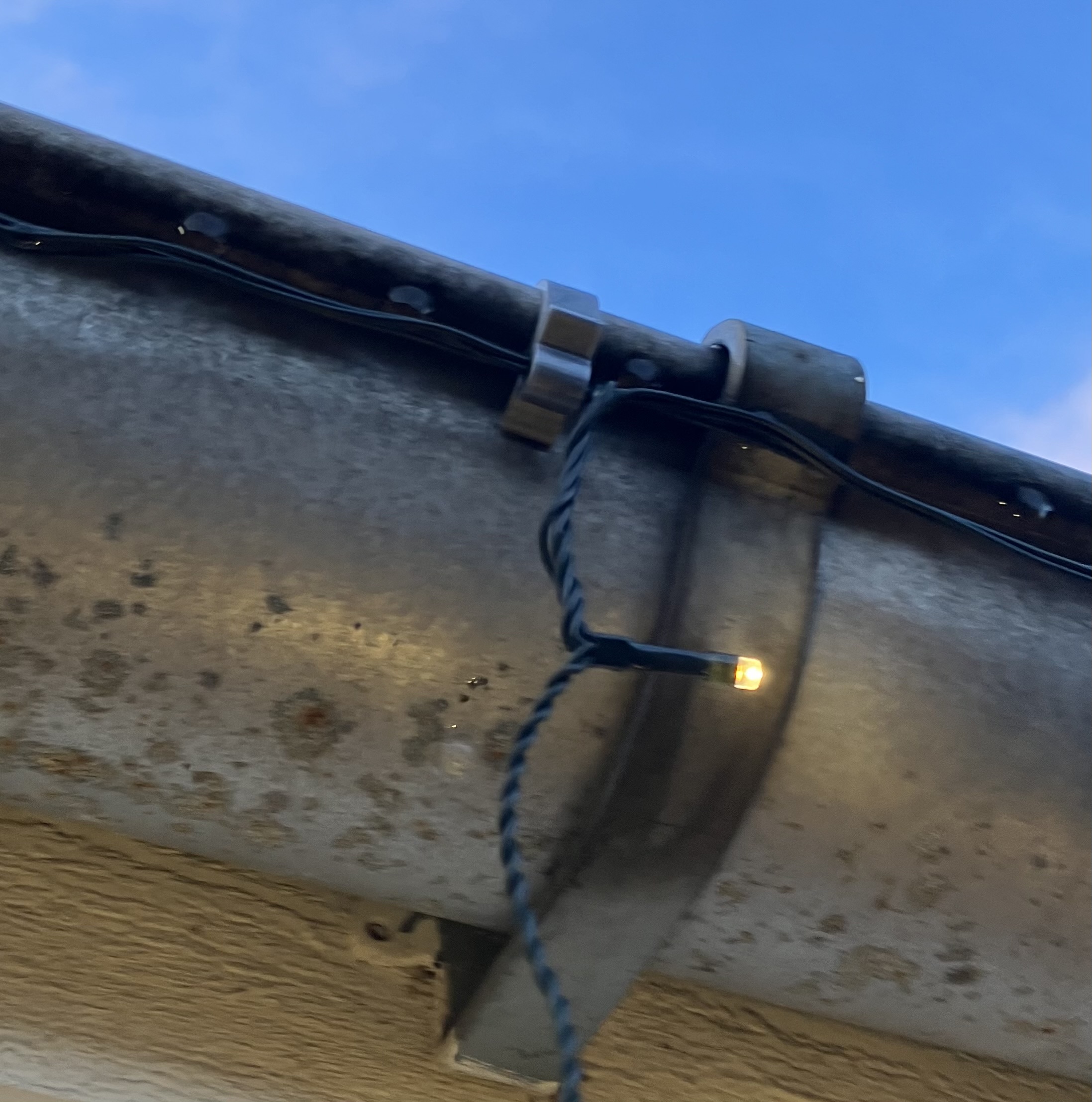 Gutter clip for xmas or winter lights