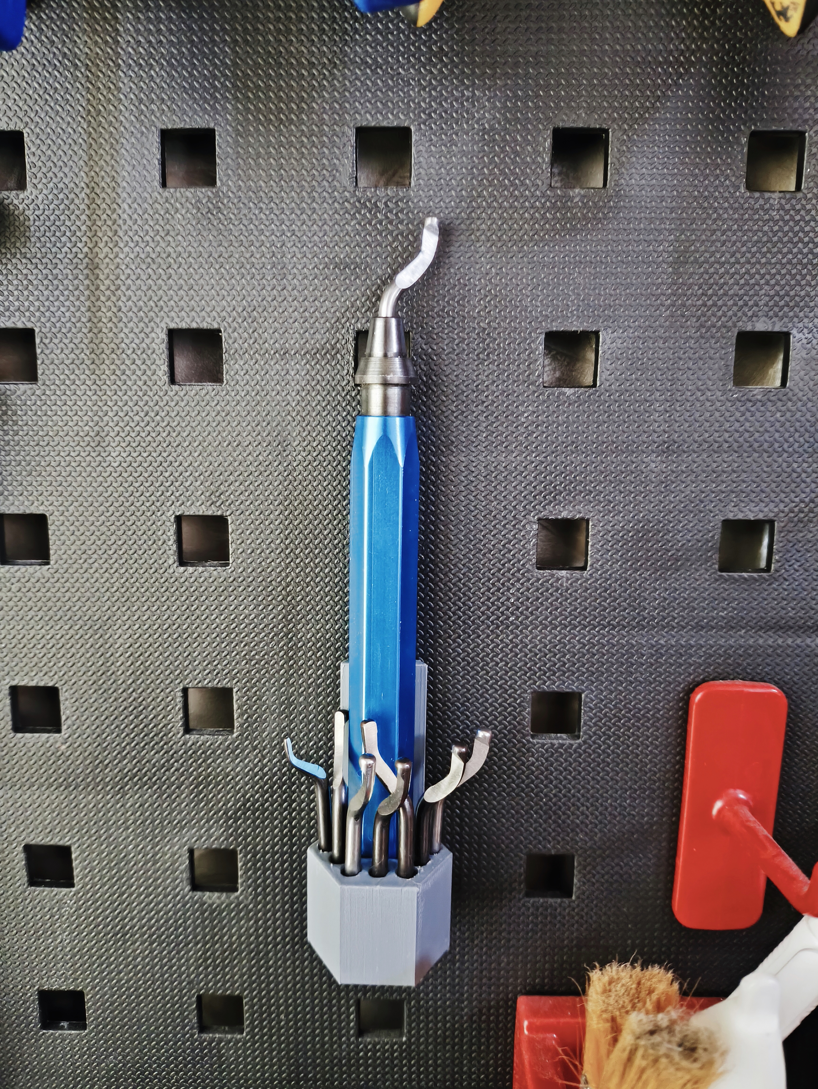 Custom Stand for Deburring Tool – When You Need Your Own Solution