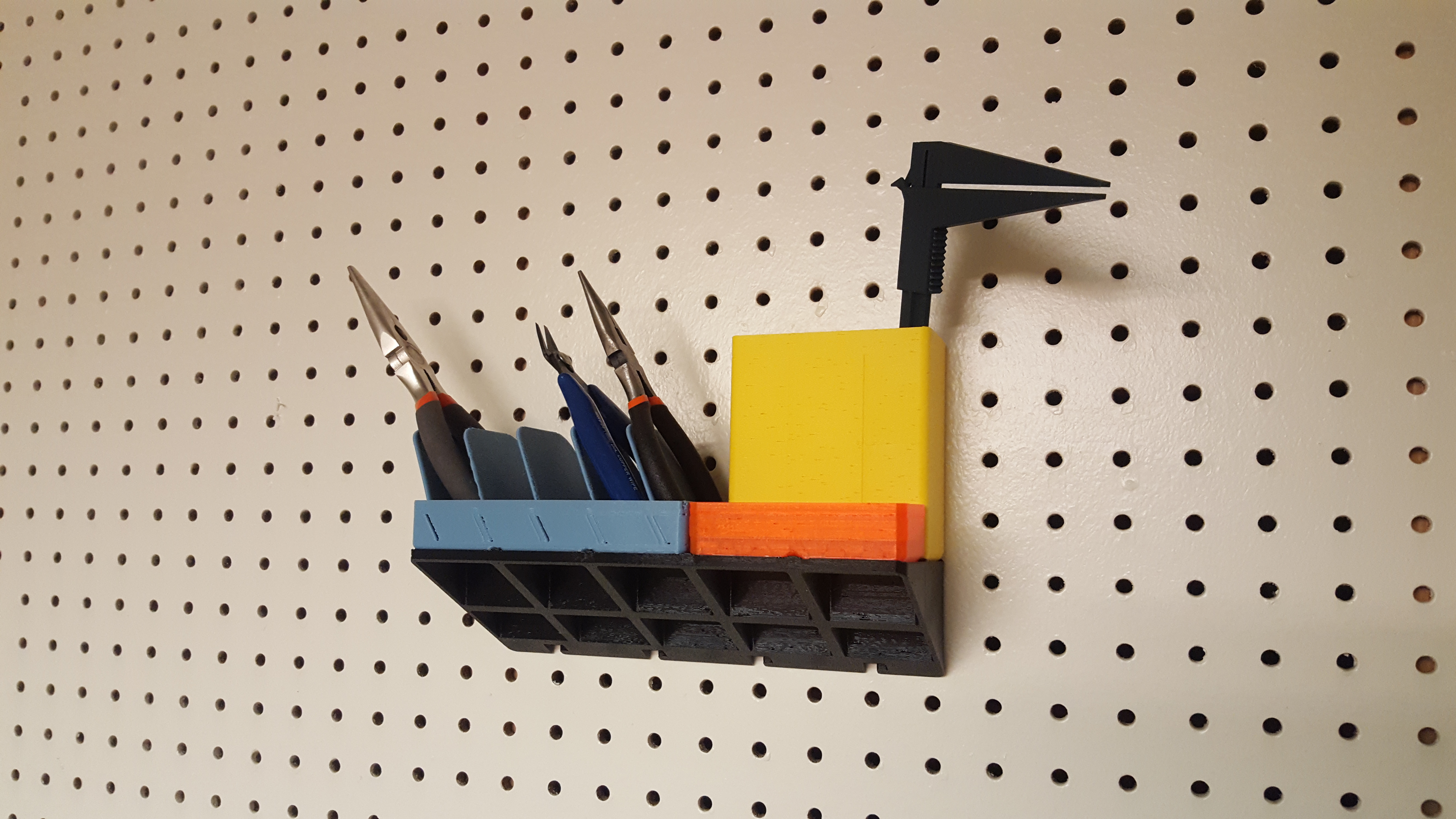Gridfinity Mount for U.S. Peg Board - Up to 3x6 - No Supports! 3D model thumbnail