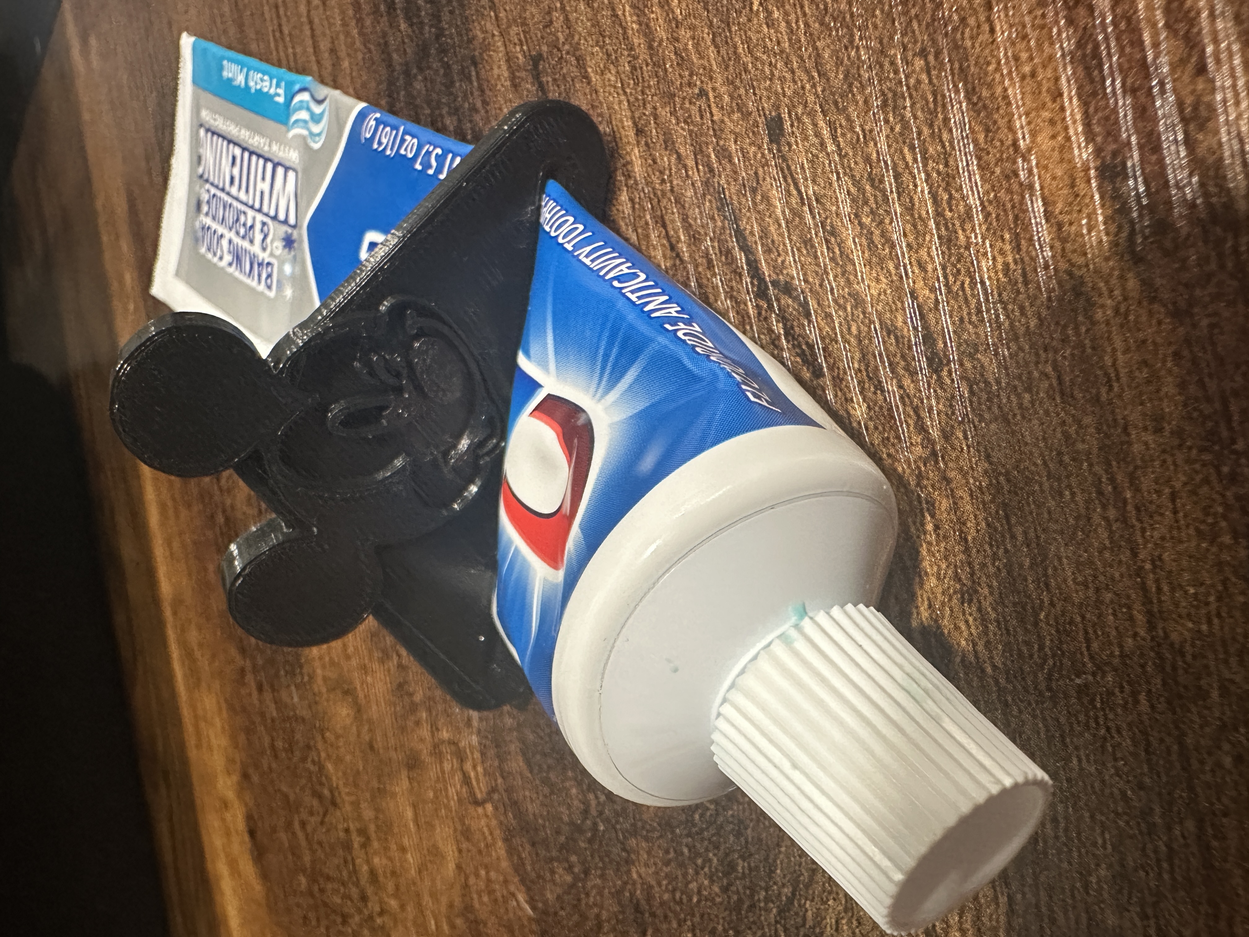 Miniatura 3 do modelo 3D Mickey Mouse Toothpaste squeezer