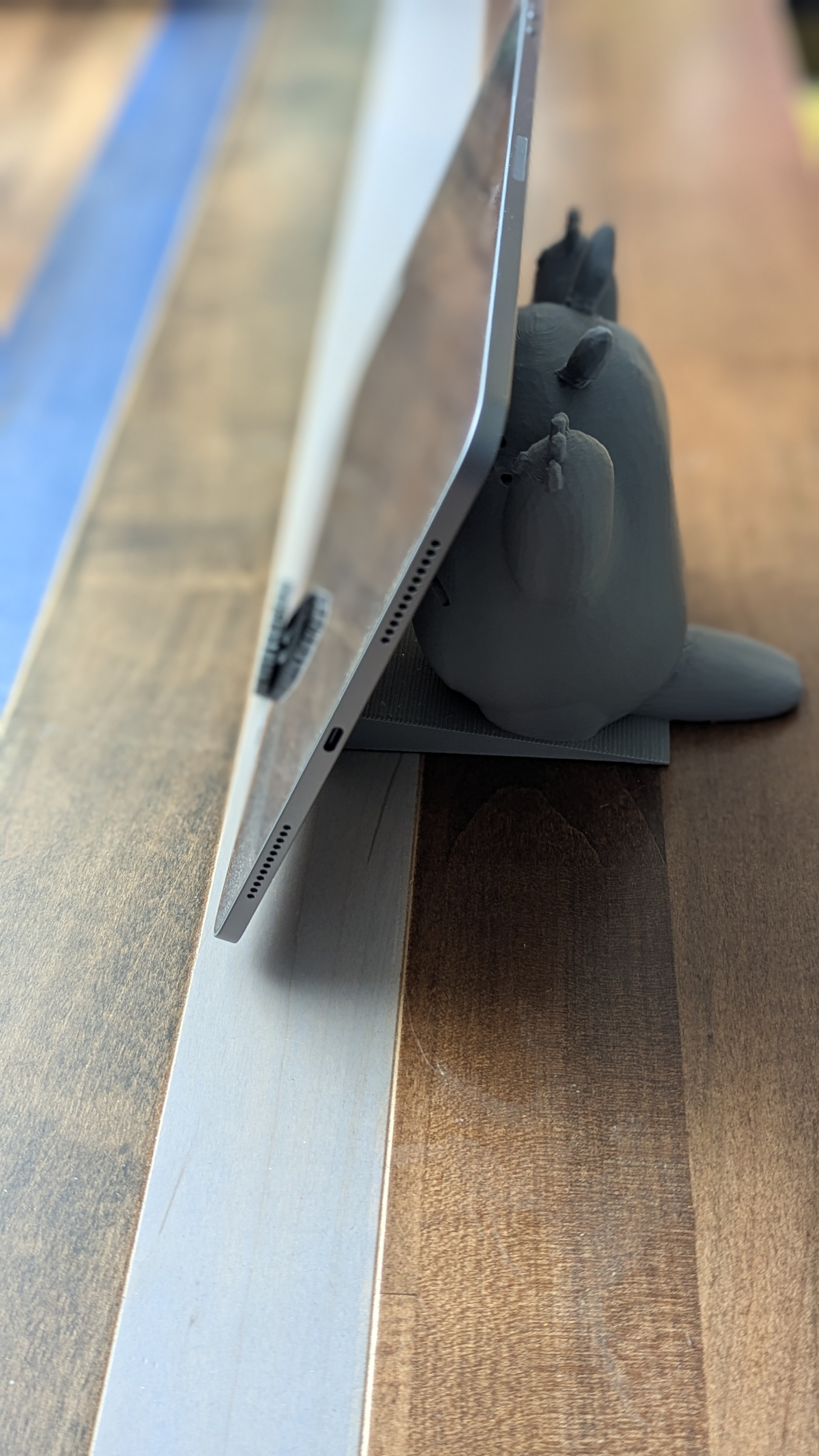 Miniatura 8 do modelo 3D Totoro Tablet / e-Reader / Phone Stand