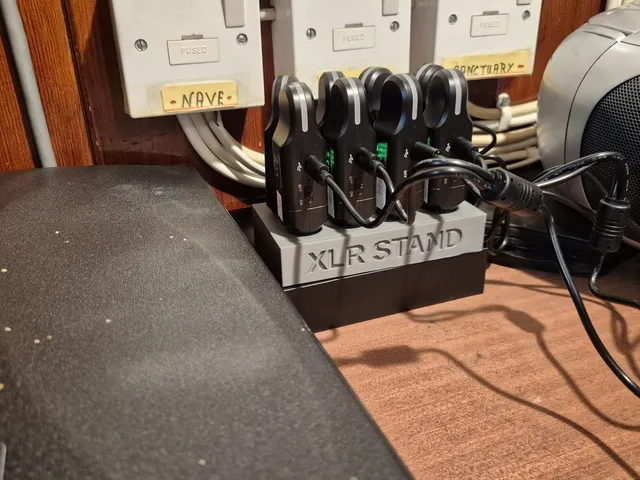 (UPDATED) XLR Adapter charging Stand V2.0