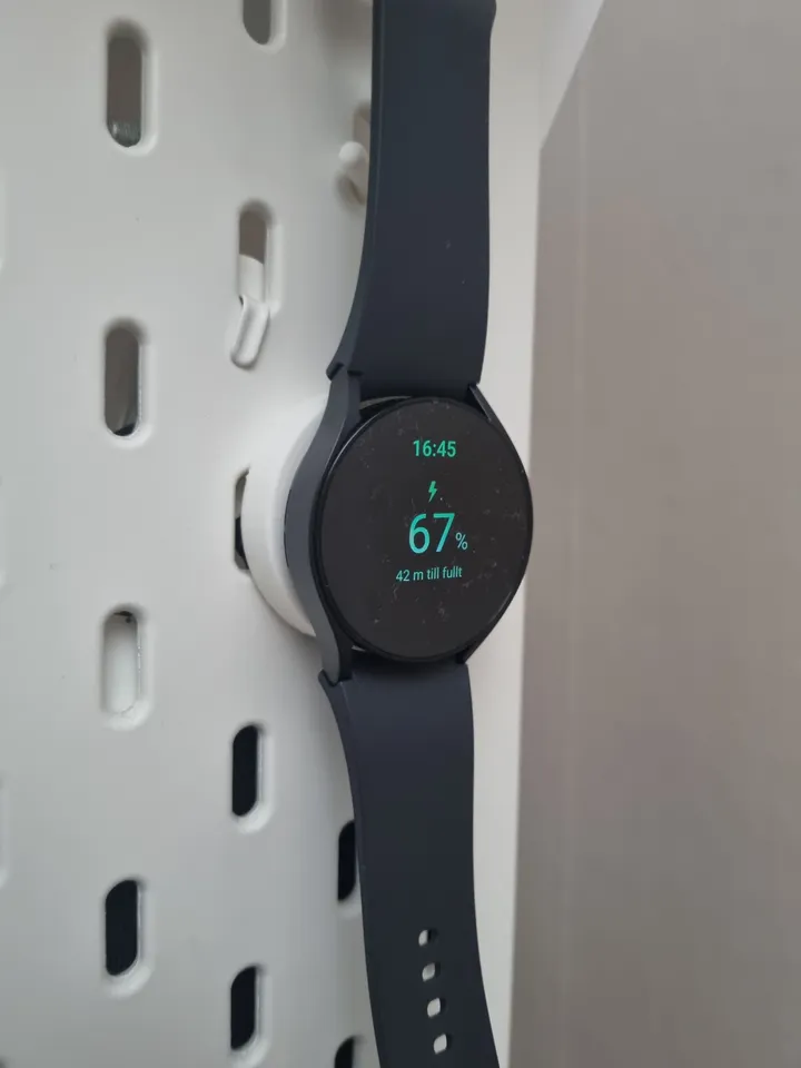 guess who got a galaxy watch for christmas and immediatley opened ao3 ... |  TikTok