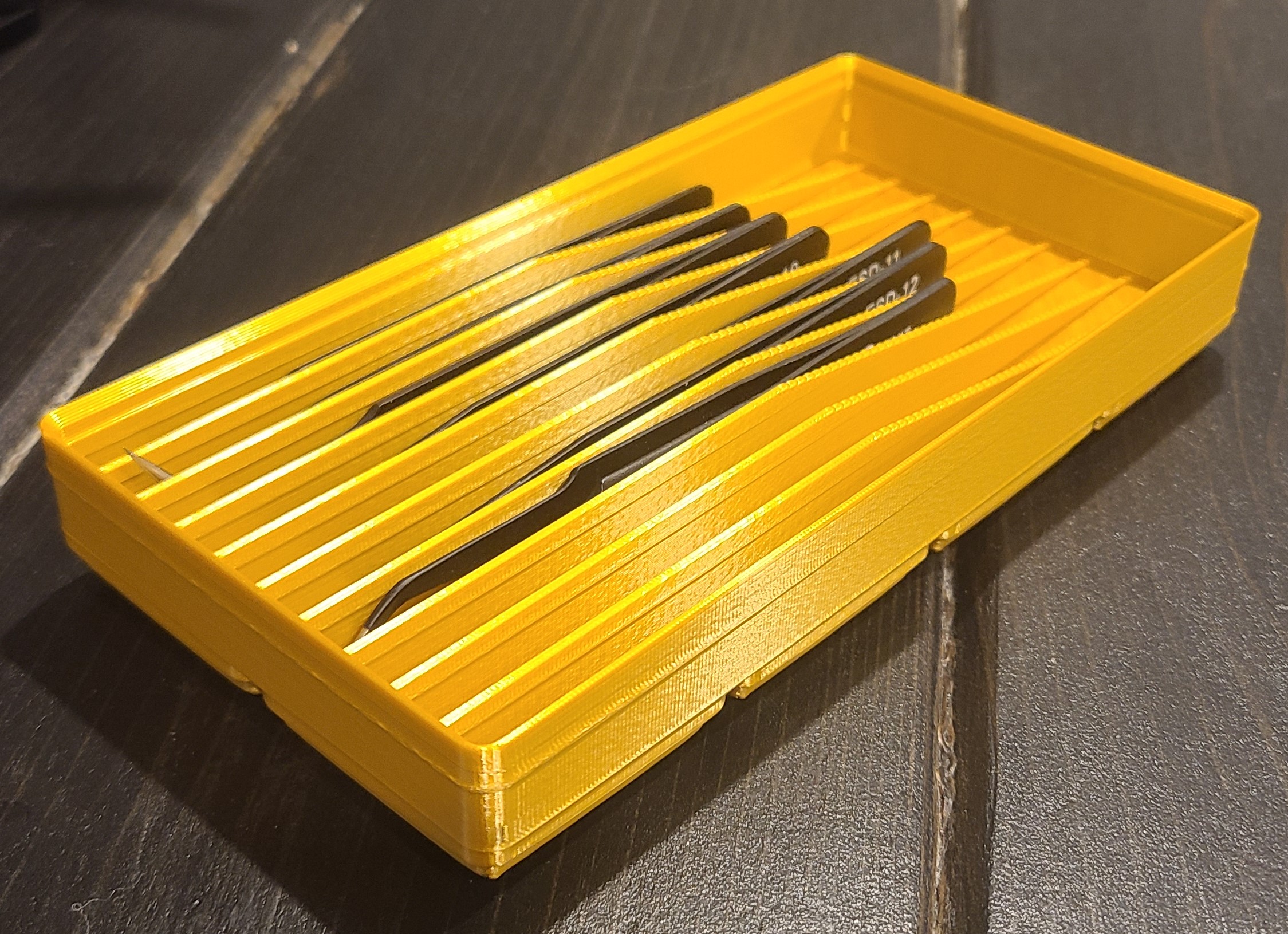 Gridfinity Tweezer Box - Angled Entry