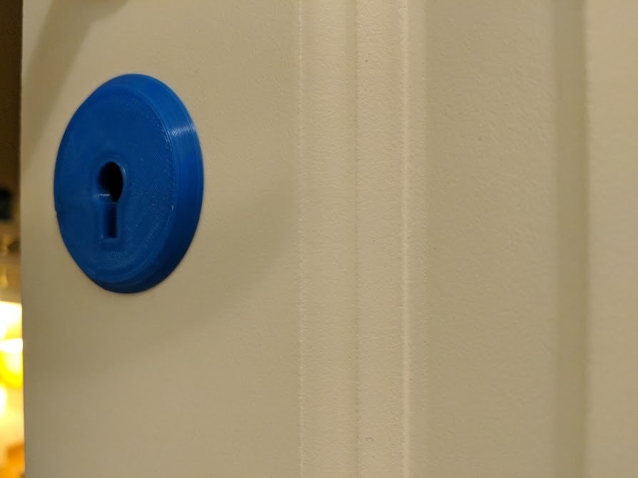 Keyhole and handle cover with pushfit connectors (no screws required)