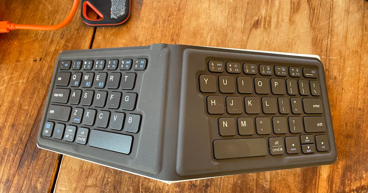 iClever Keyboard Tenting Ramp by Evan Bartlett Download free STL