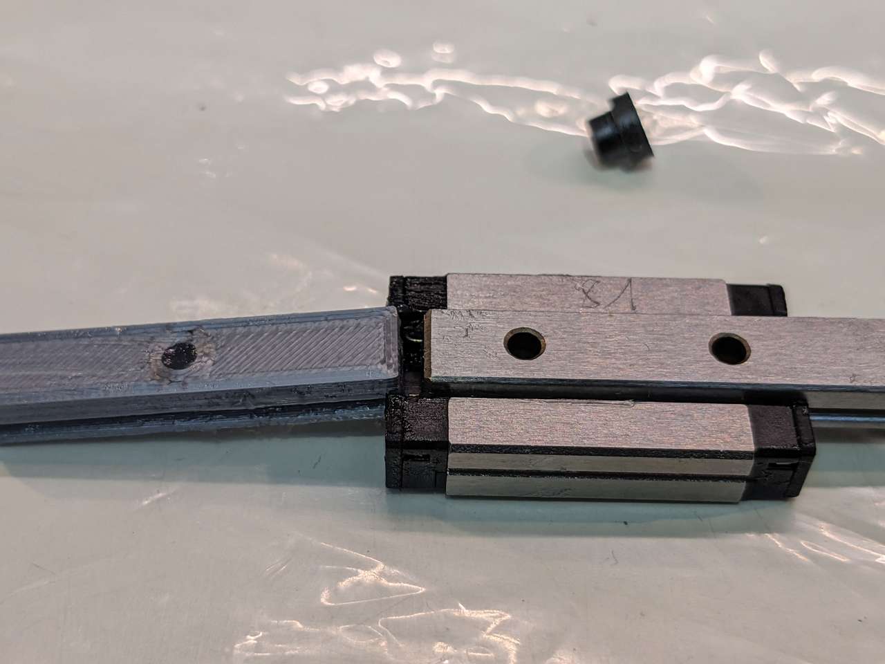 7H Linear Rail Bearing Guide and greaser by MTek Download free STL