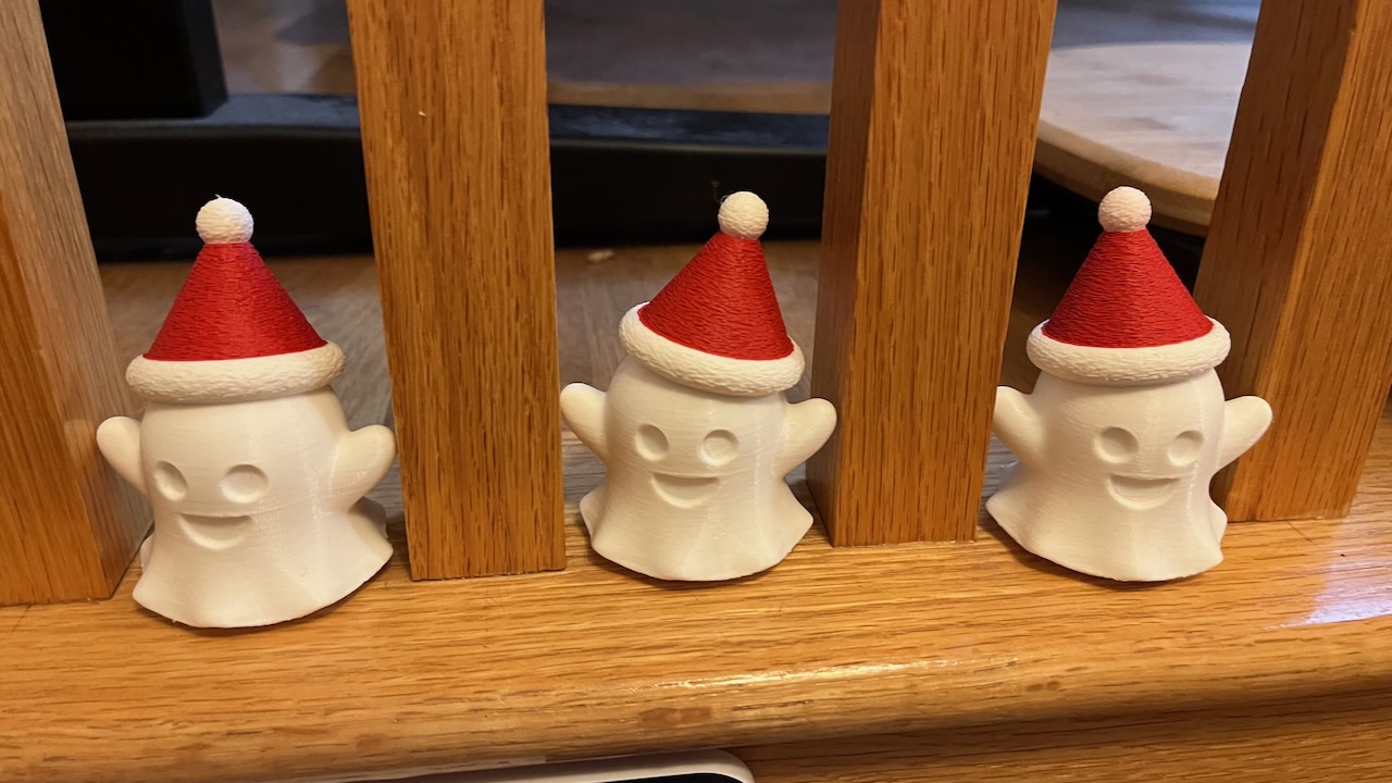 Christmas Hat for Happy Ghosty