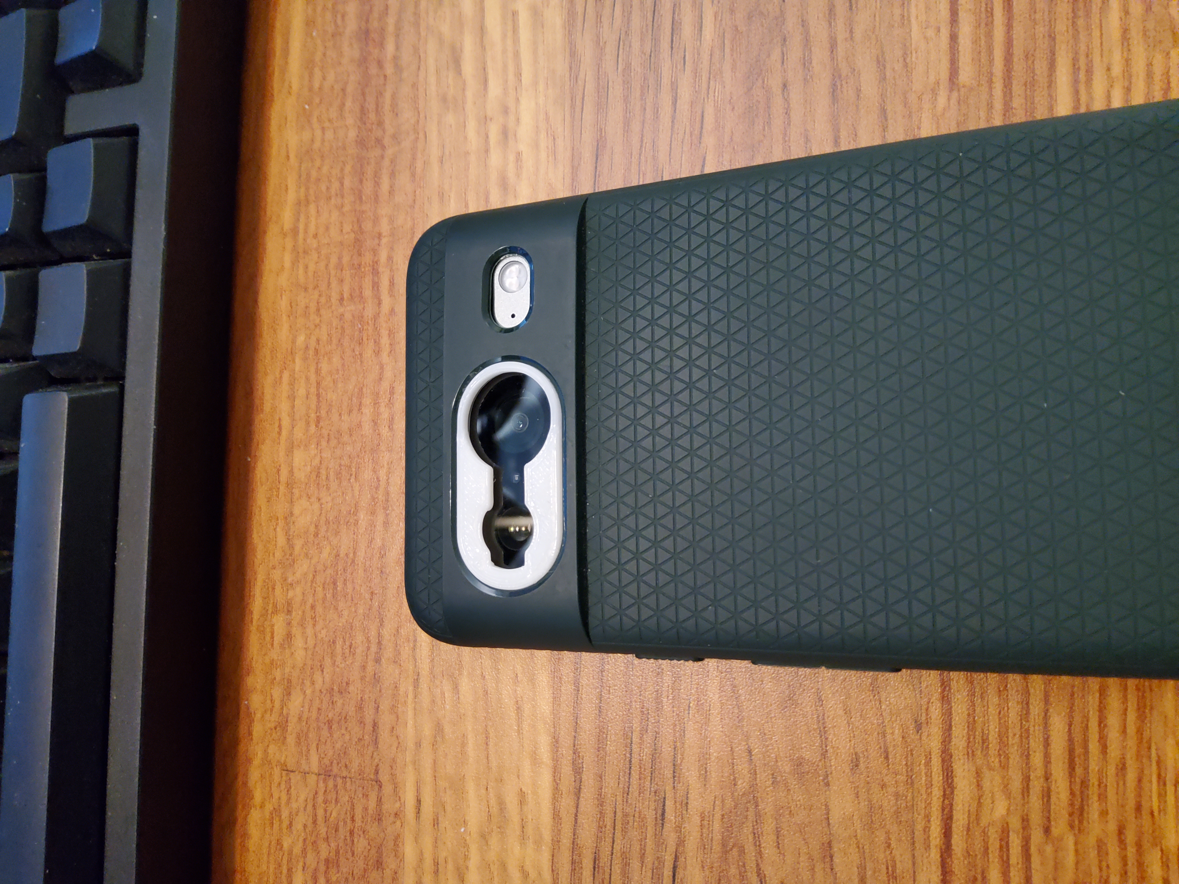 Pixel 8 Moment M-Series Lens Mount (Spigen Liquid Air Case)