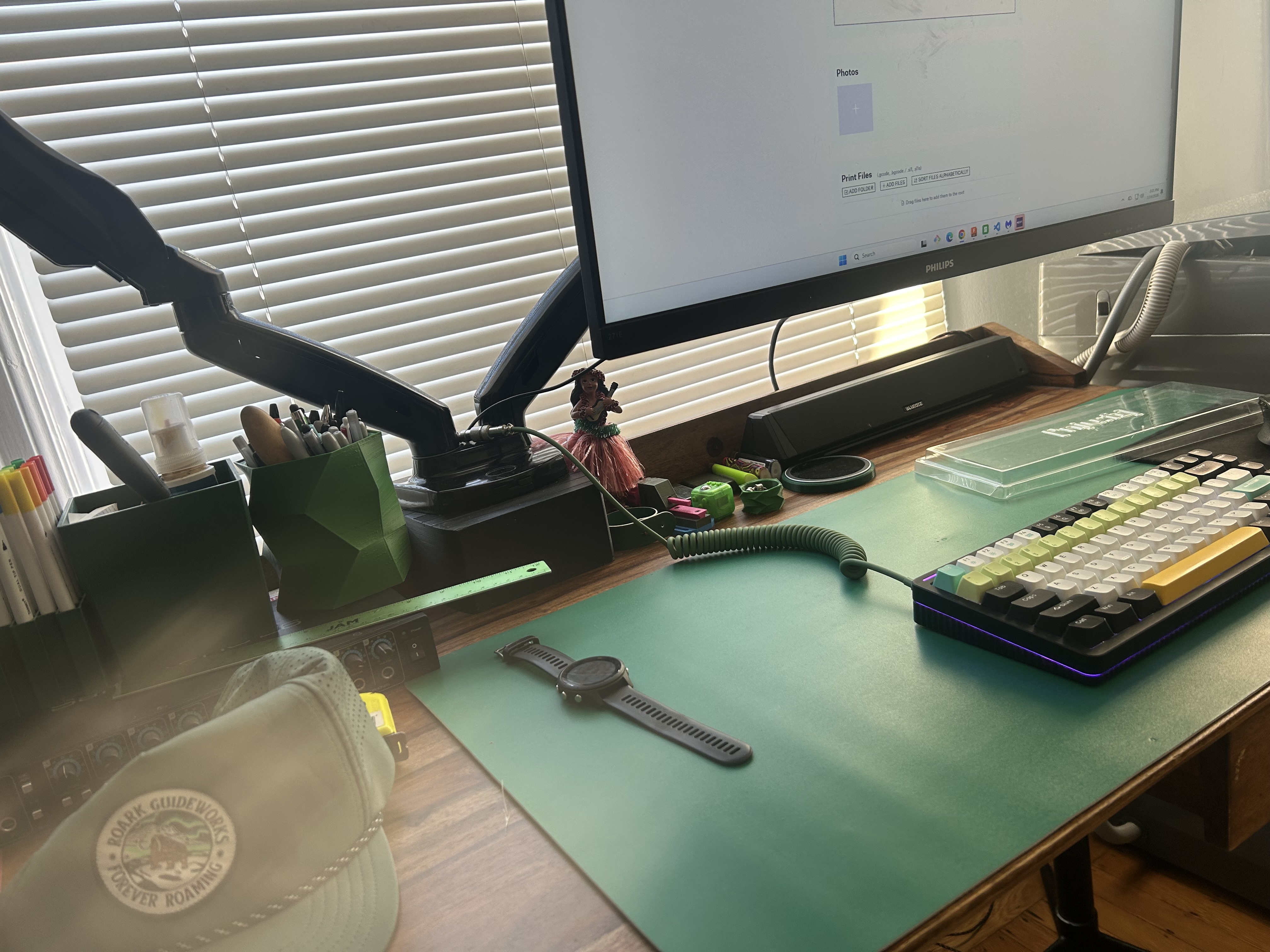 Huanuo Monitor Stand Spacer / Riser Block for Raised-Desk Backs