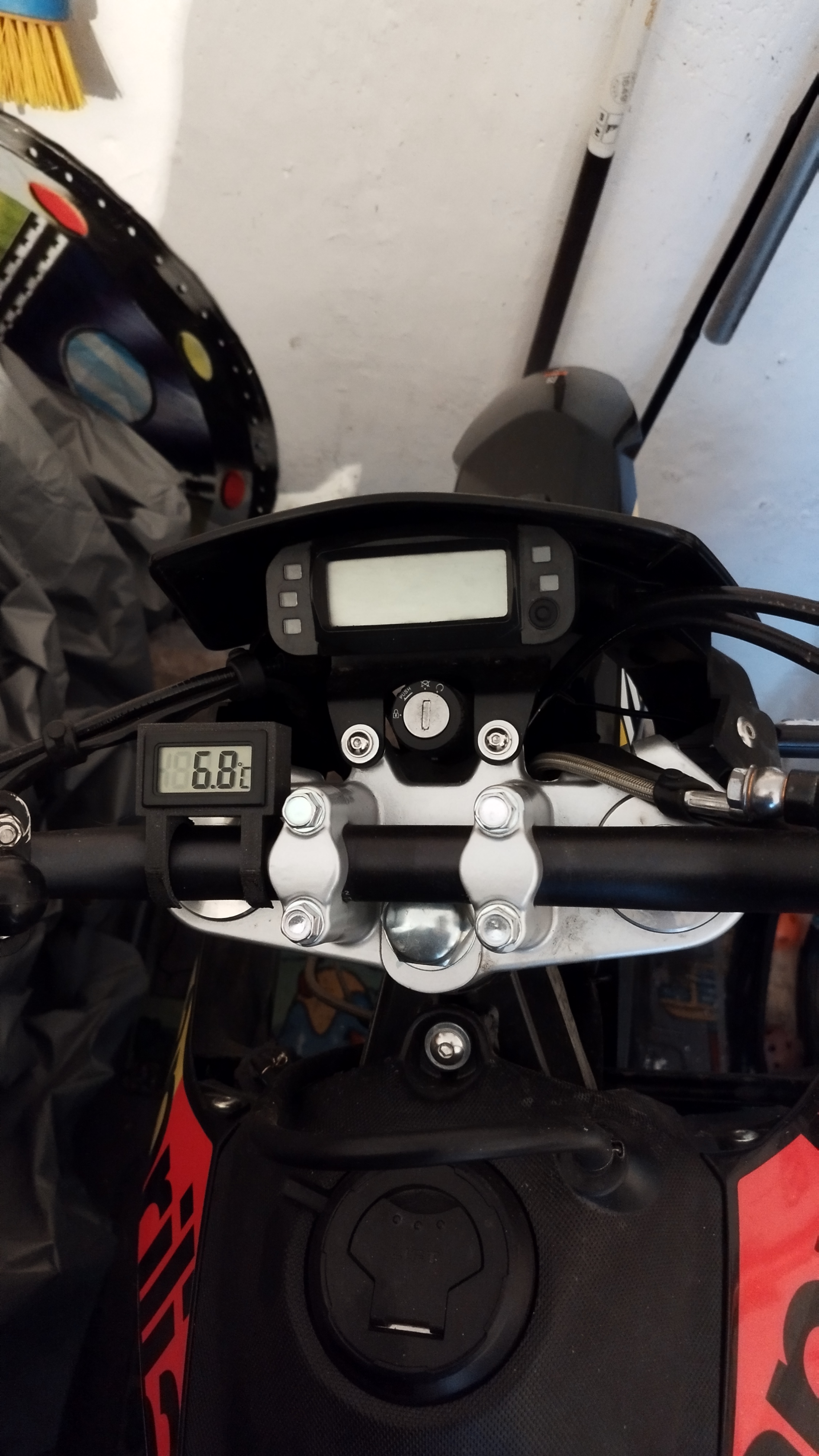 DRZAK - aprilia sx125 thermometer holder