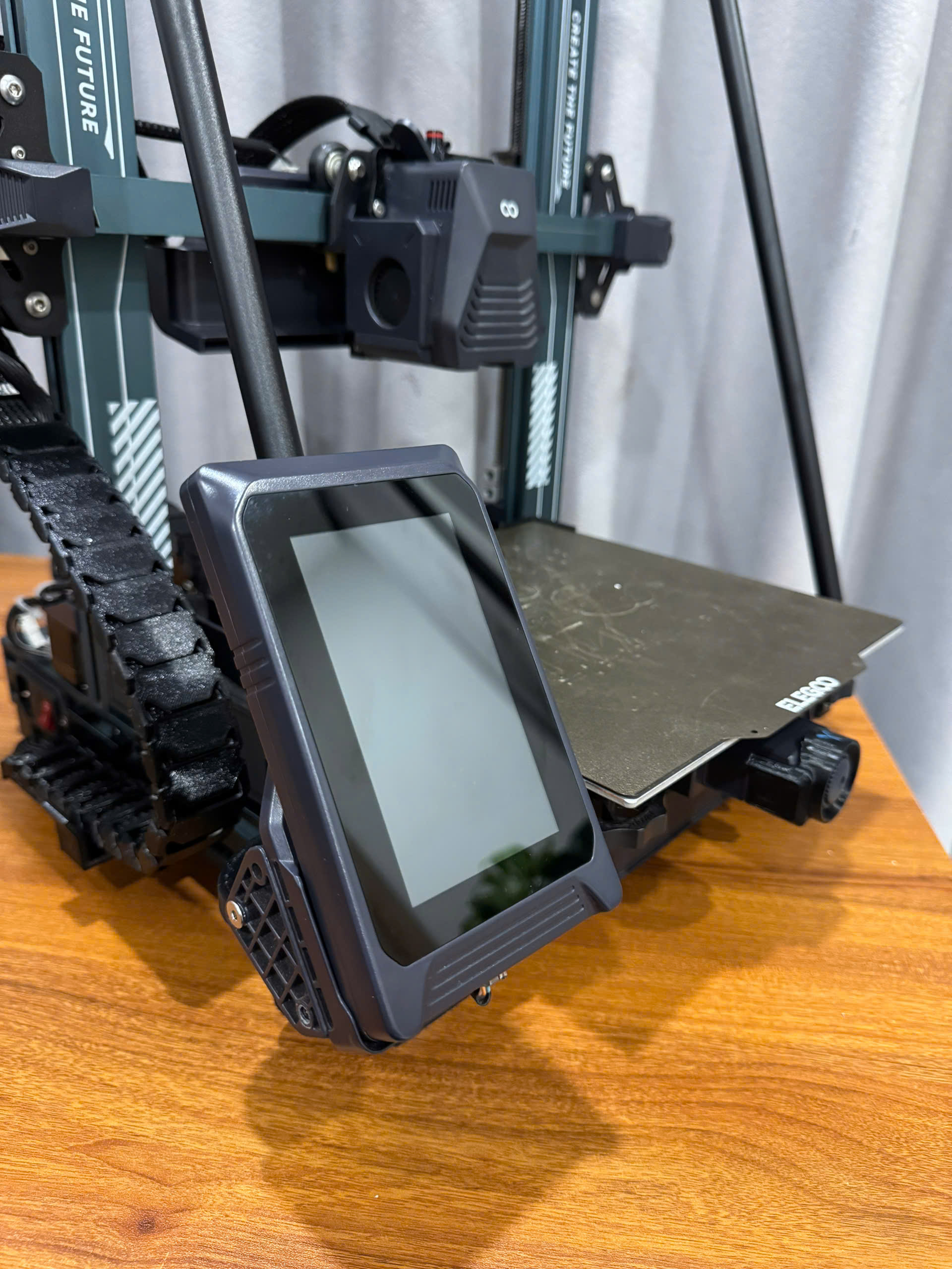 Neptune 4 Series Left Monitor Stand – V-Slot Mount with Hidden Cable and Freely Rotating Screen.