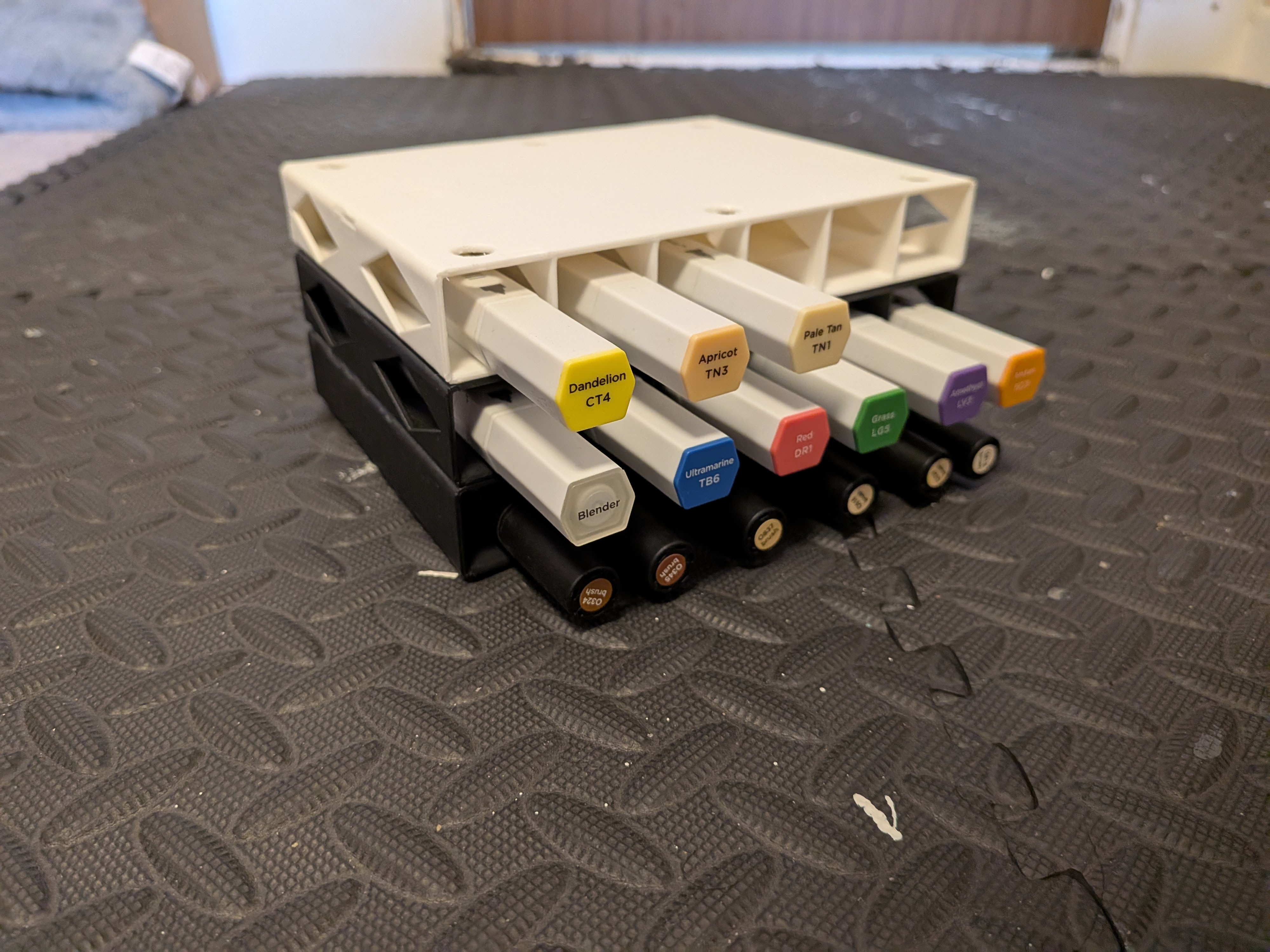 universal alcohol marker holder