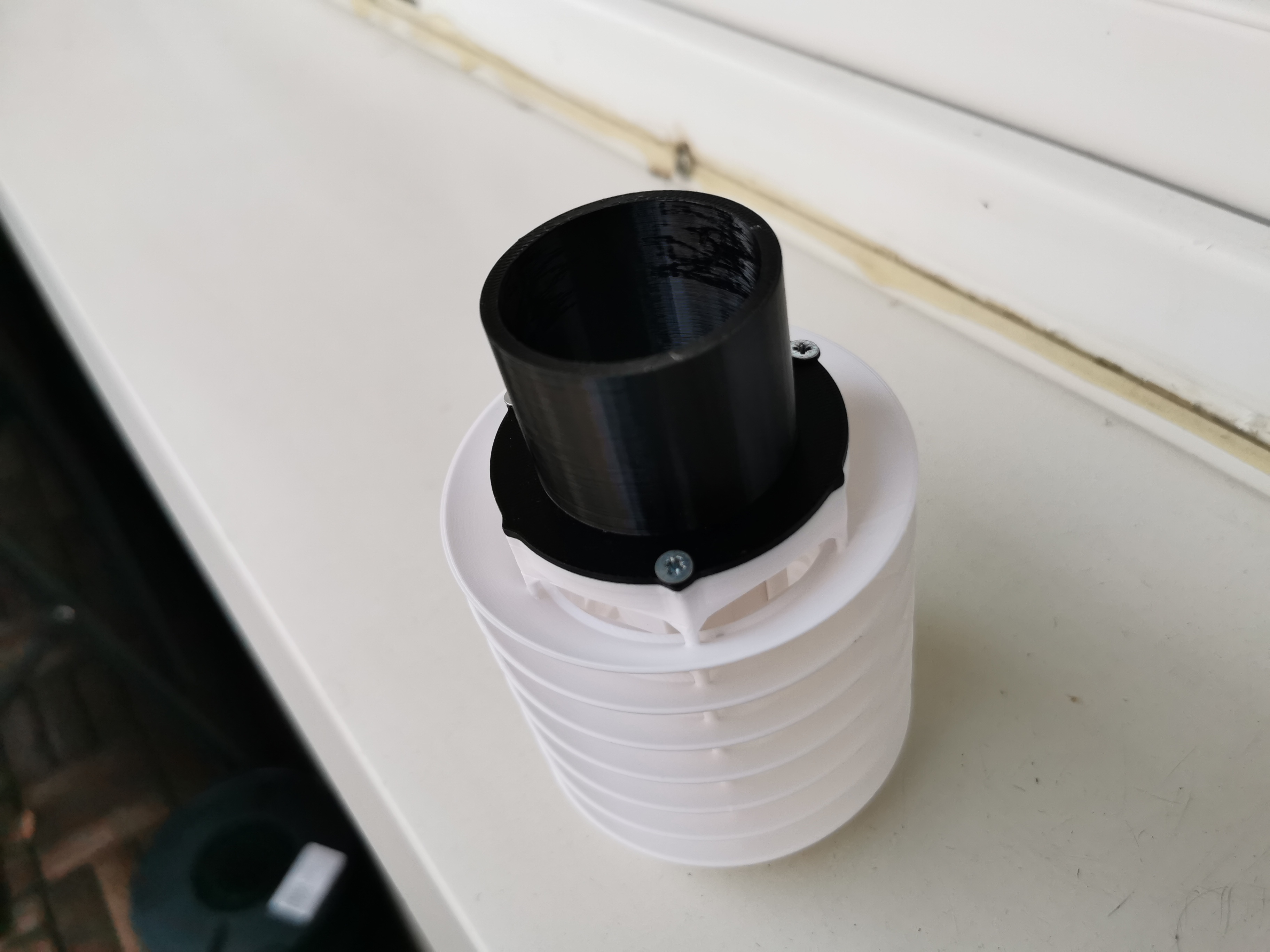 Weather station mounting bracket. — miniatura 3