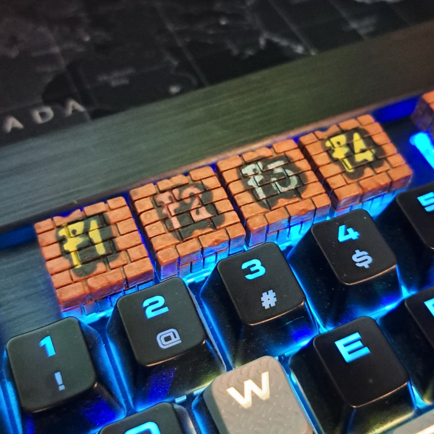 Graffiti F Row Keycaps (with stencils)