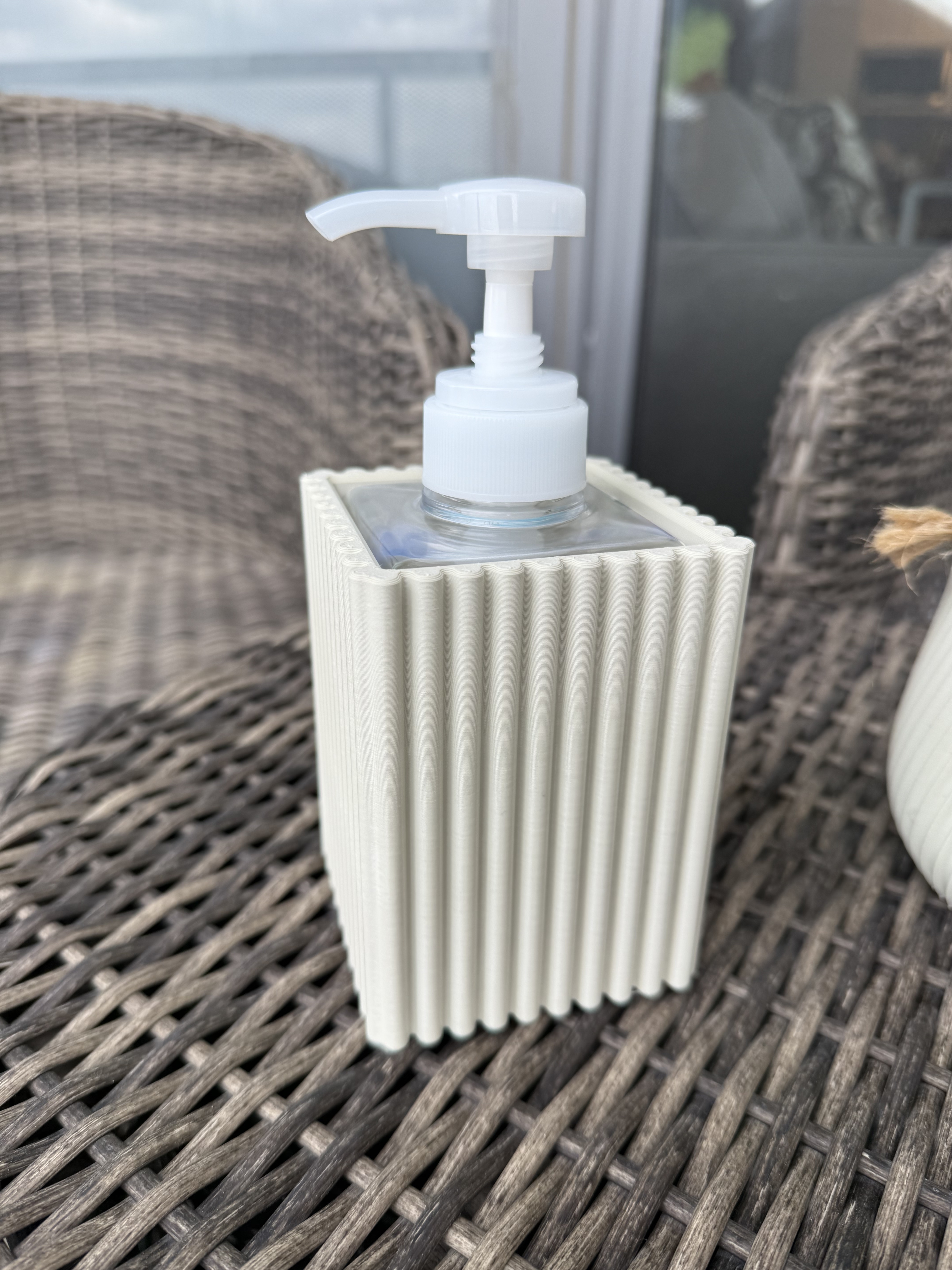 Ribbed Attractive Hand Soap Sleeve / Container for Muji 400 mL PET Refill Bottle