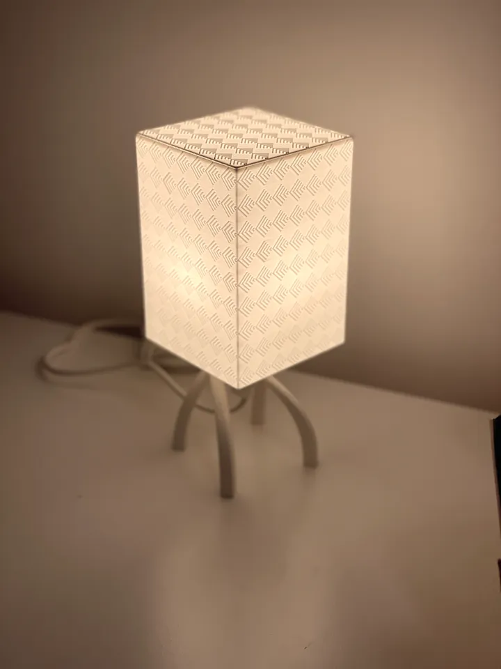 Lampe De Table IKEA STRALA Rouge – Très Bon état, Spot Orientable
