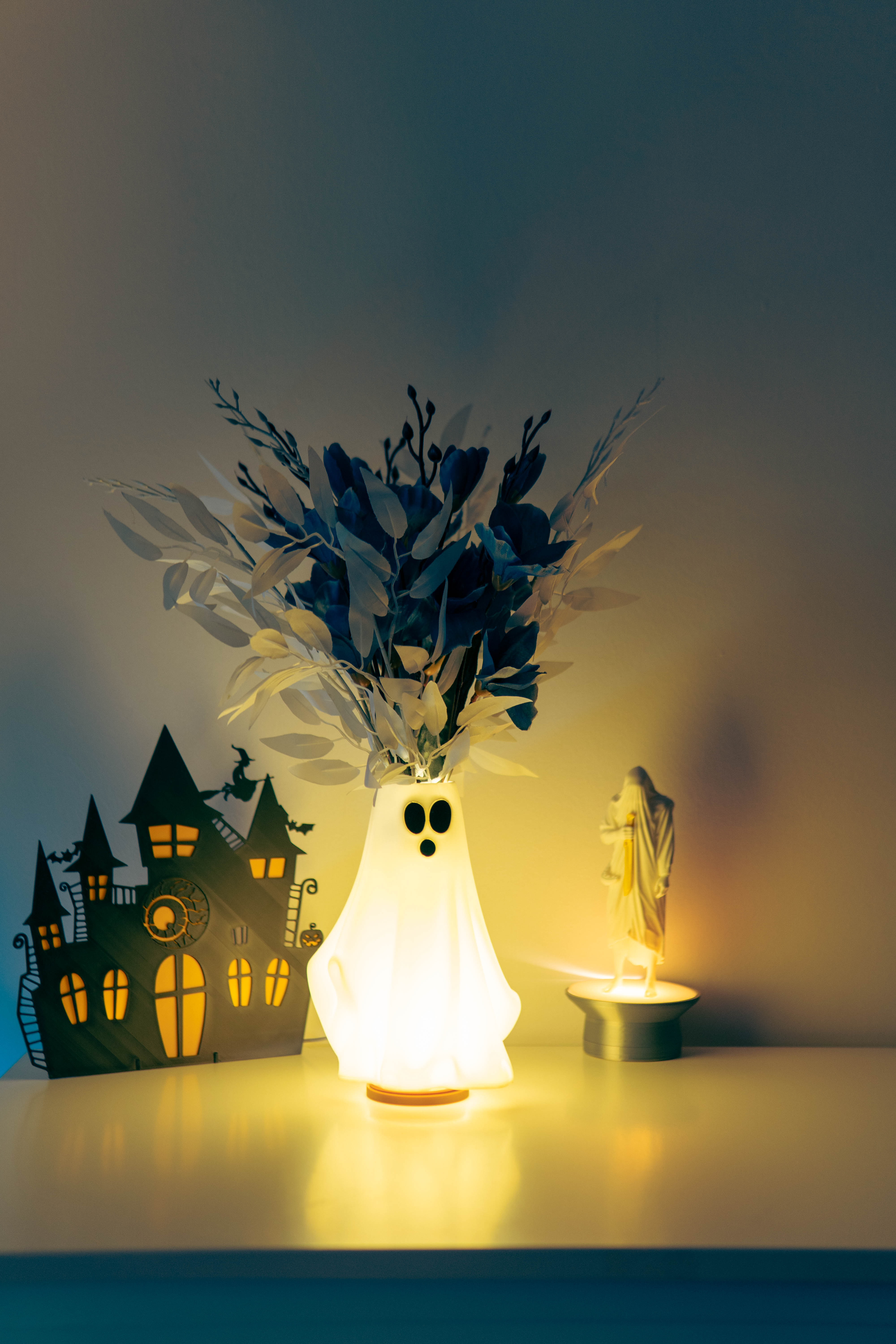 Miniatura 2 do modelo 3D Ghost Vase Lamp