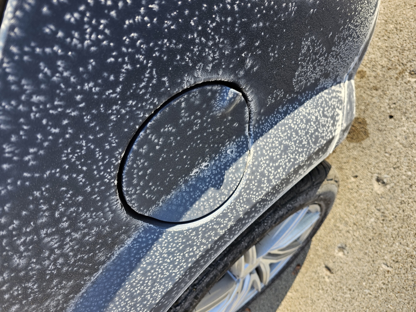 Miniatura 2 do modelo 3D Round Fuel Door Ice Scraper - Offset