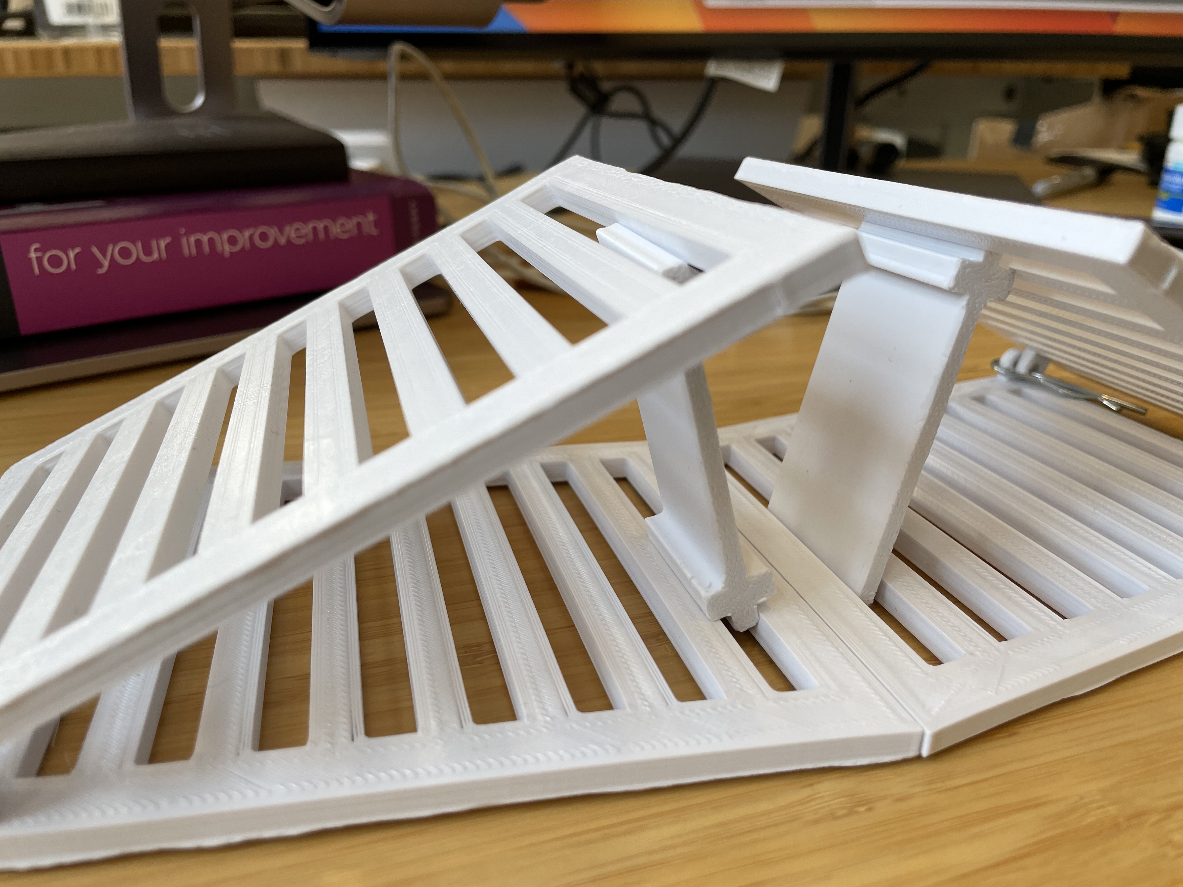 Collapsable iClever Split Keyboard tenting — thumbnail 2