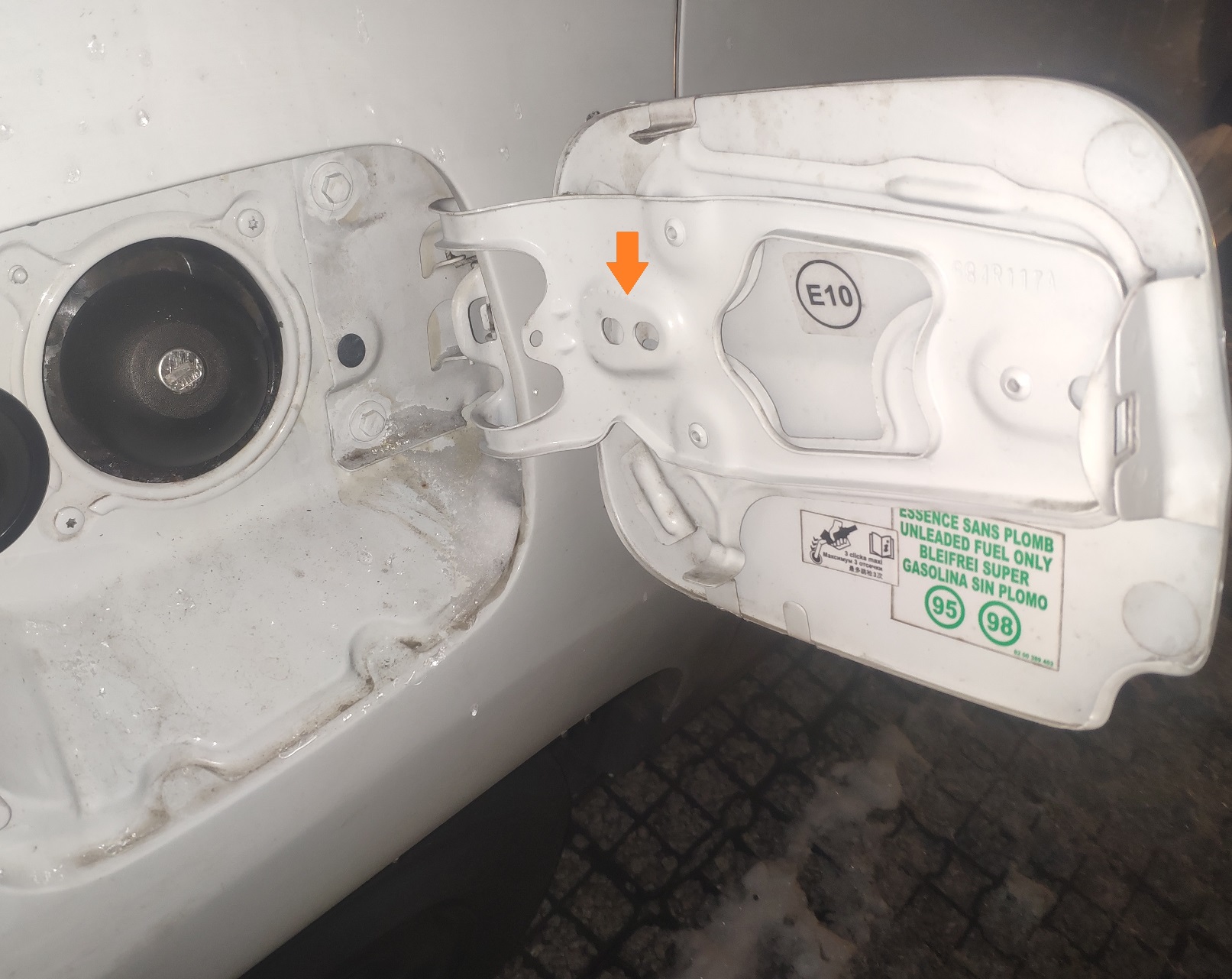 Scraper Dacia mount fuel filler cap by Peter K Download free STL