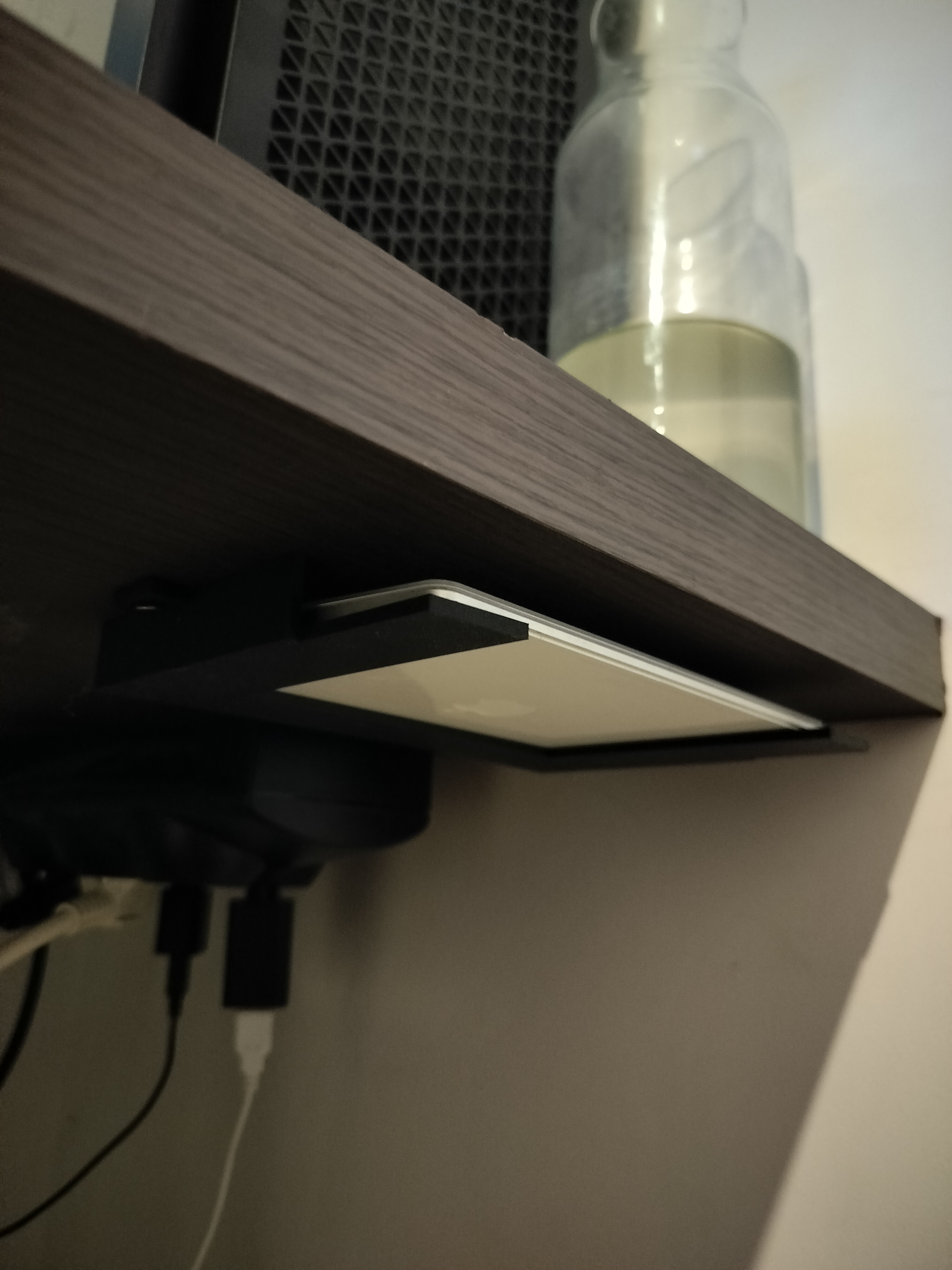 Mac trackpad holder