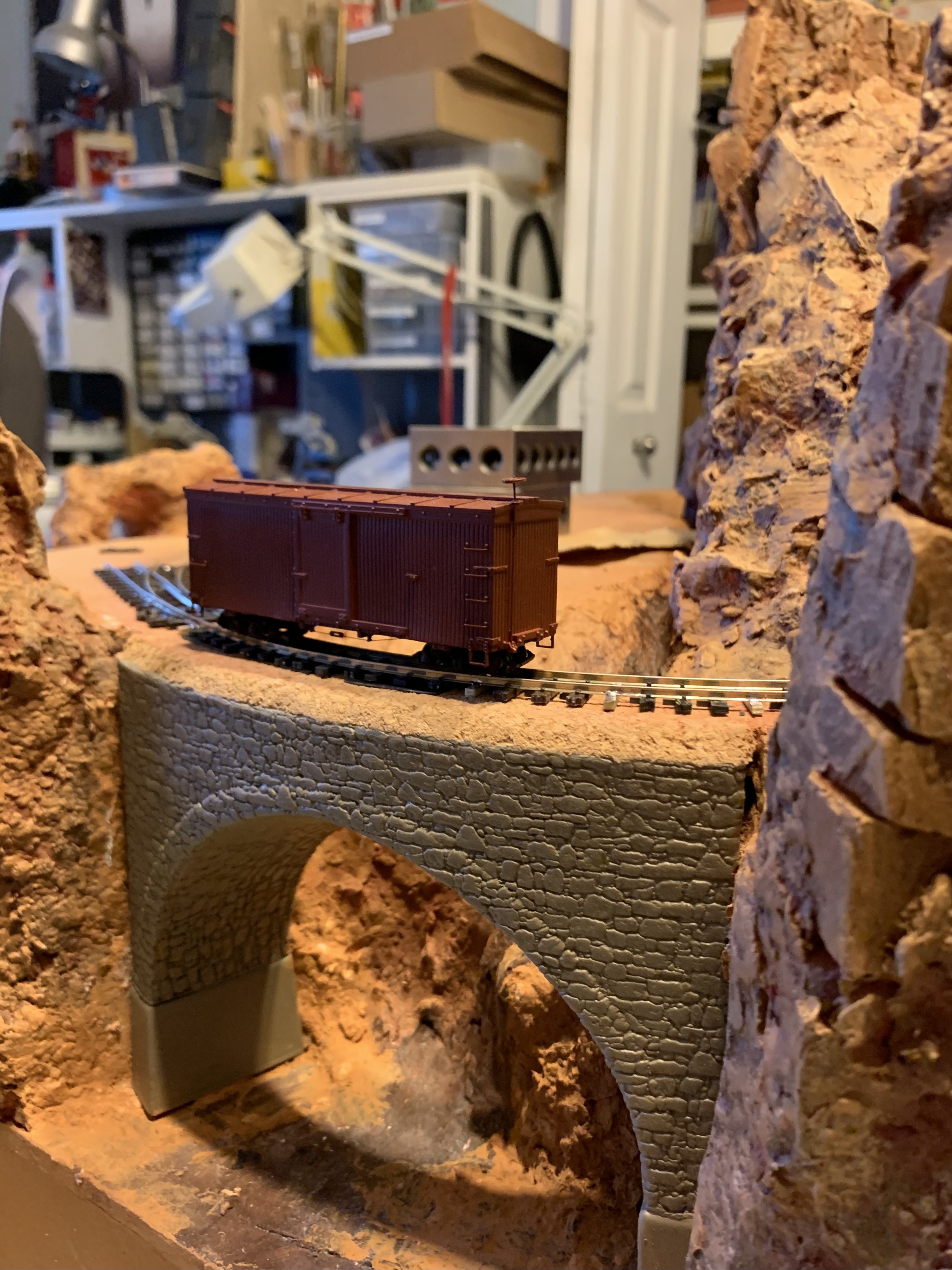 Model railroad curved stone bridge (8" 12" diameter) by wittmason