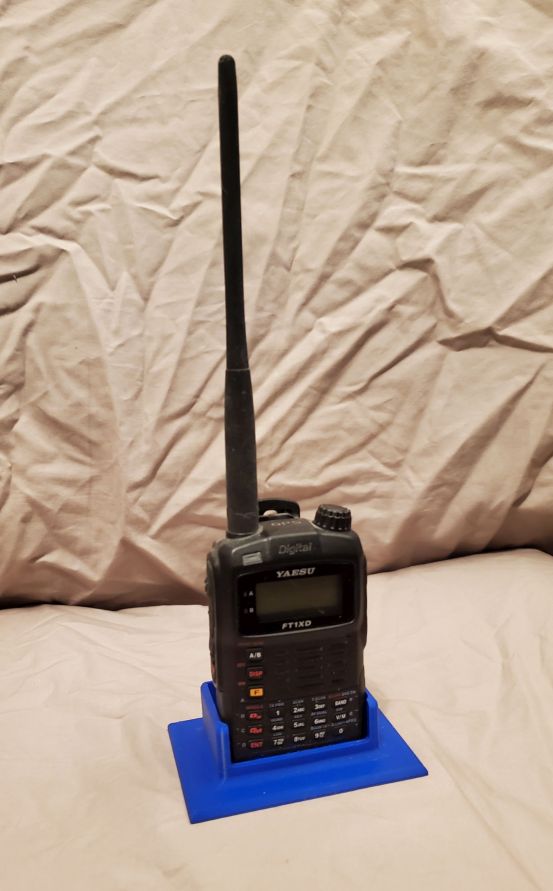 Yaesu FT1XD radio desk stand by Maddad1704 | Download free STL