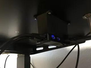 Mount USB-hub under desk