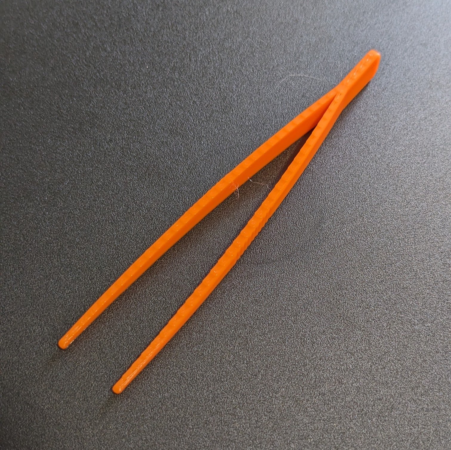 Easy print tweezers - no support needed by Marianne657 | Download free STL model | Printables.com